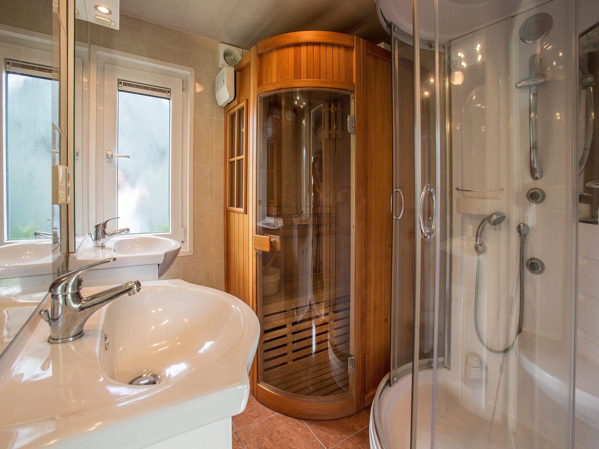 Comfortabel chalet met airconditioning en tuin op Recreatiepark Tolplas - foto 22