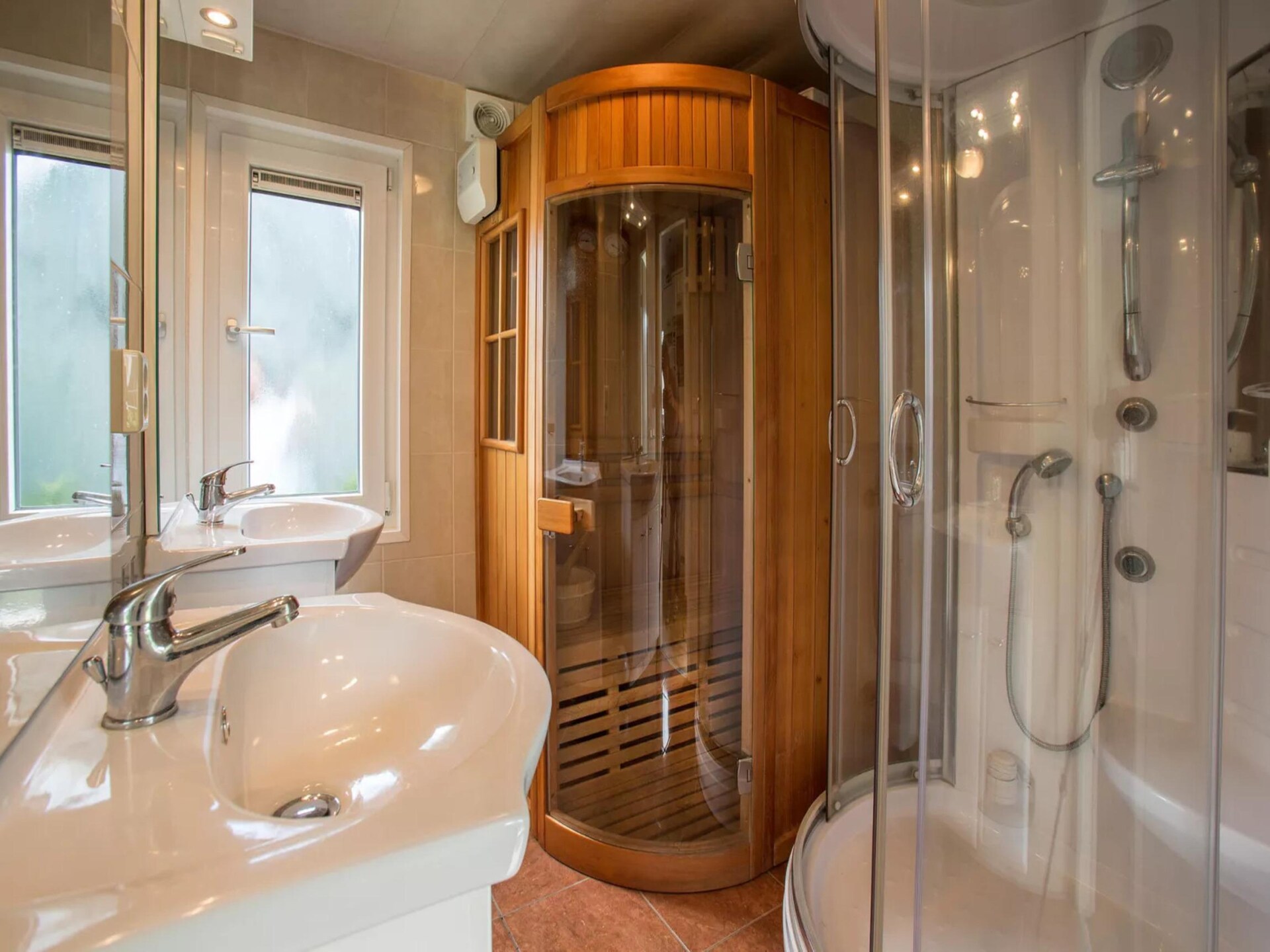Comfortabel chalet met airconditioning en tuin op Recreatiepark Tolplas - foto 25