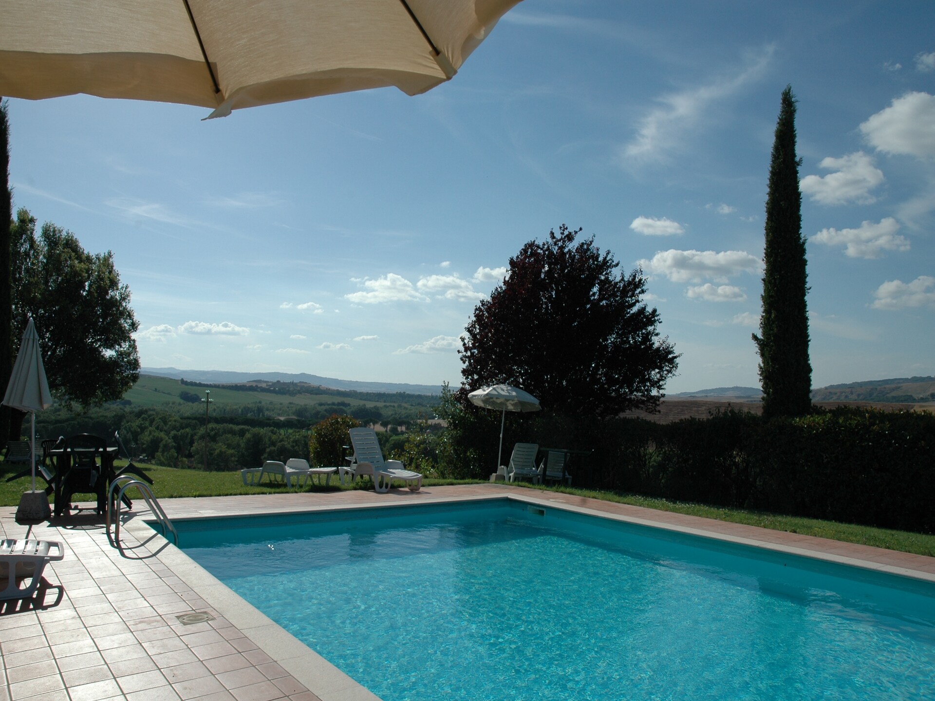 Ruim appartement in bosrijke heuvels bij Pienza met zwembad en privétuin - foto 17