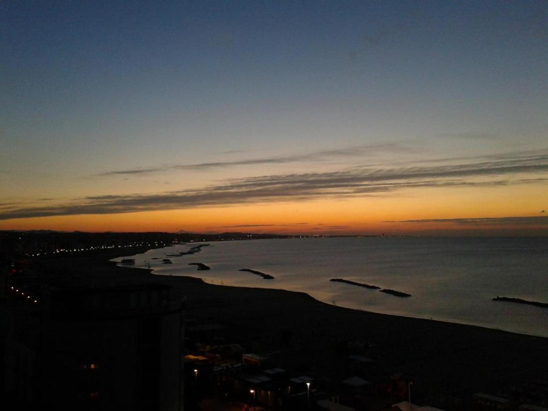 4-persoons appartement direct aan het strand in Cattolica - foto 26