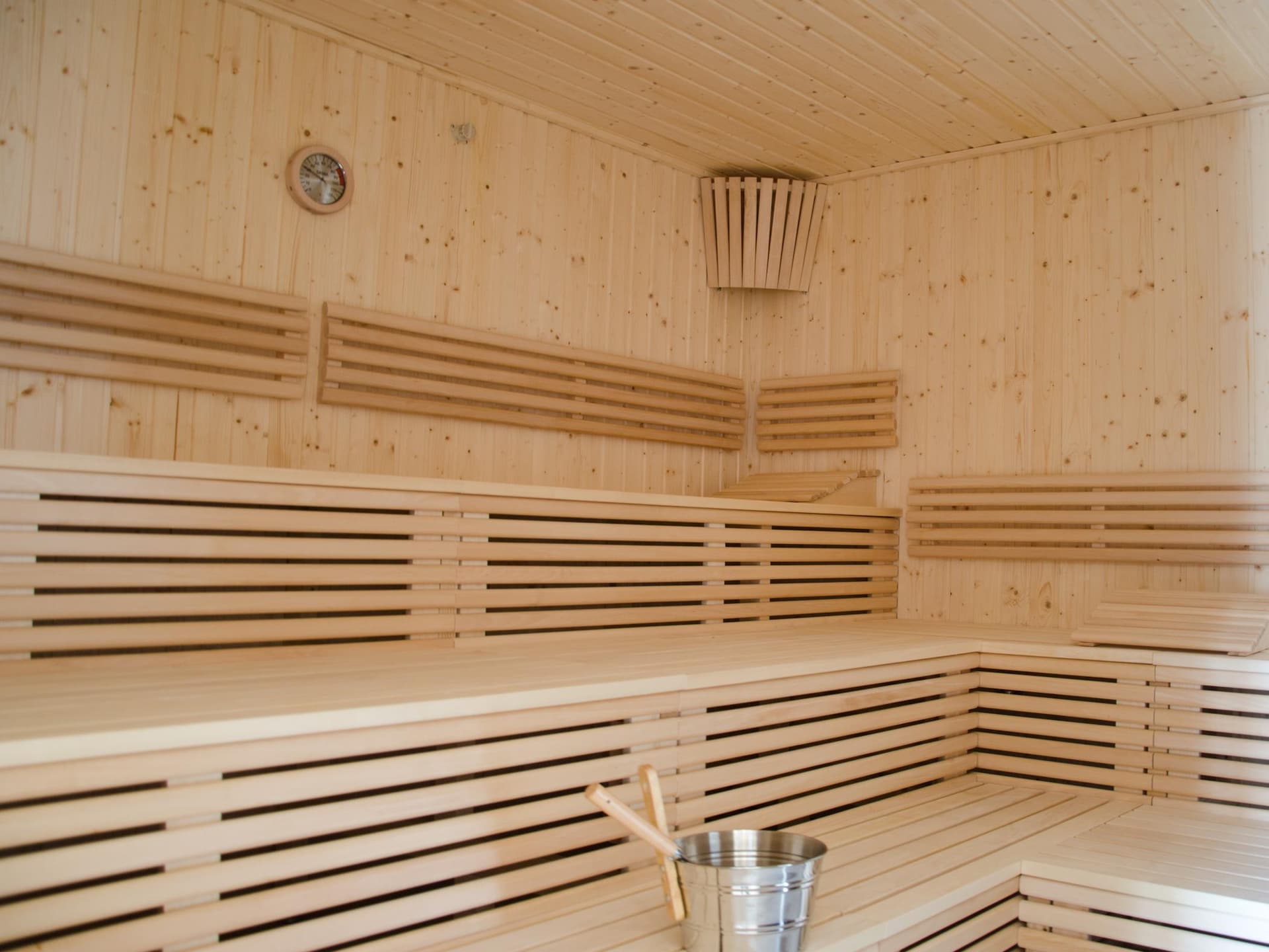8-persoons luxe chalet met privézwembad in Obertraun - foto 6