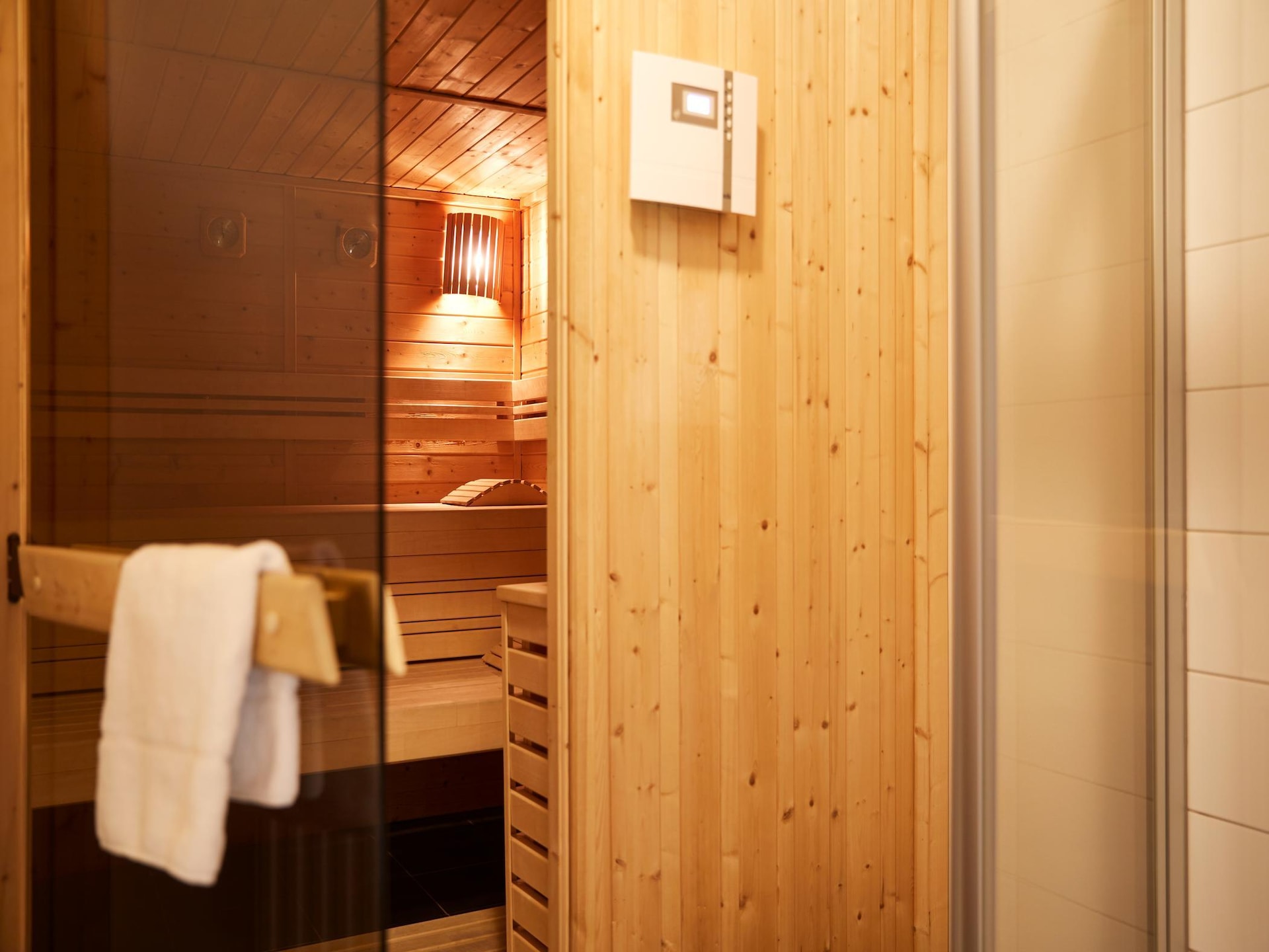 8-persoons luxe chalet met privézwembad in Obertraun - foto 28