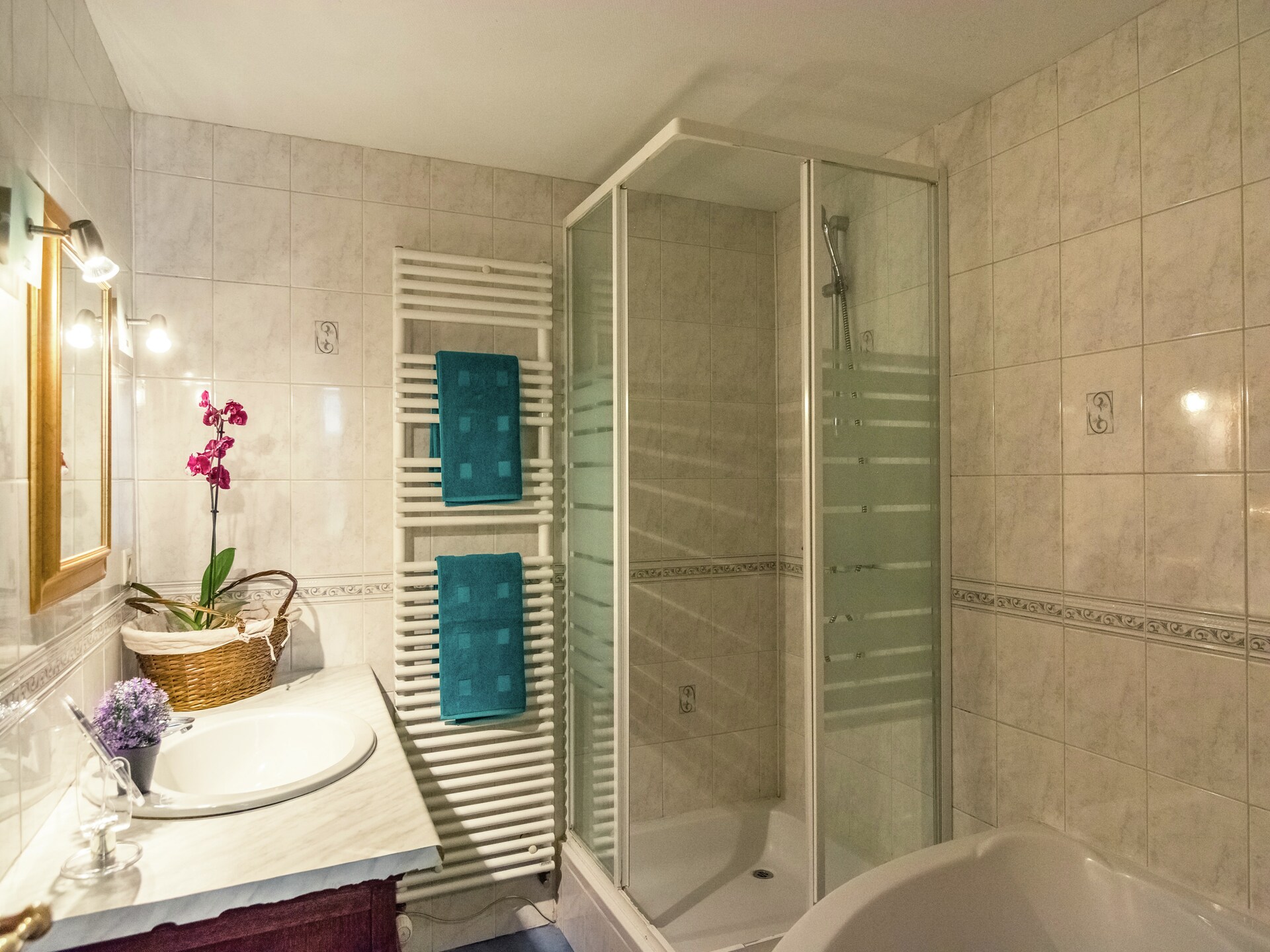 9-persoons vakantiehuis met bubbelbad en houtkachel in Gimnée - foto 25