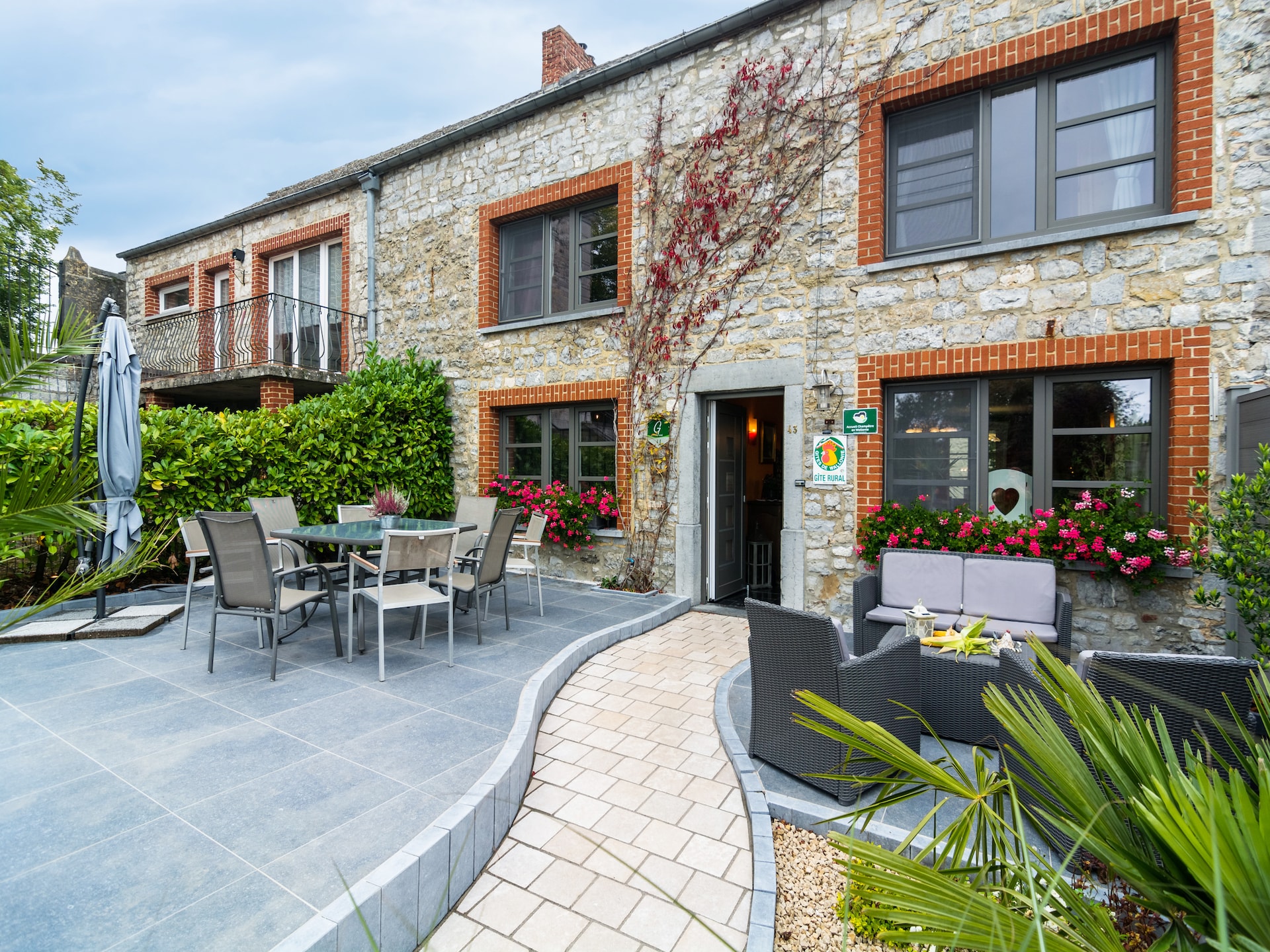 9-persoons vakantiehuis met bubbelbad en houtkachel in Gimnée - foto 27