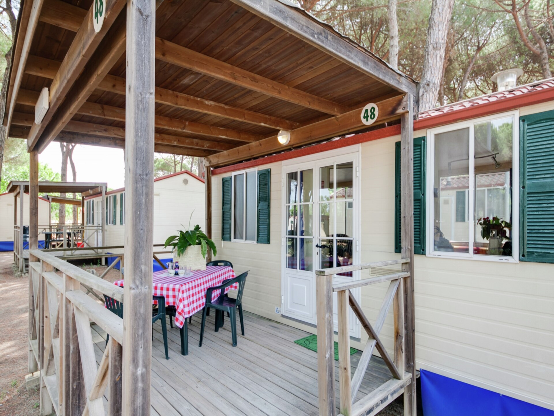 Schaduwrijk chalet in dennenbos Cesenatico, vlakbij zee - foto 6