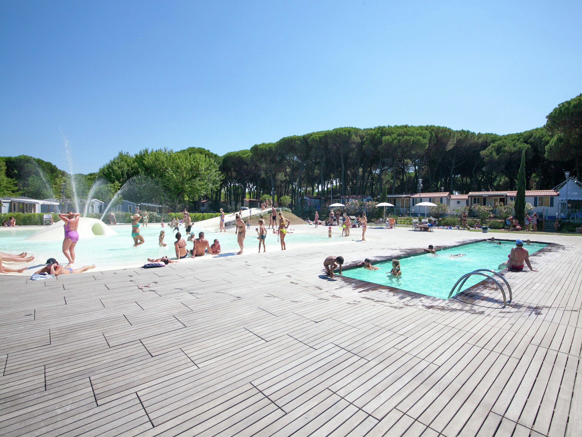 Schaduwrijk chalet in dennenbos Cesenatico, vlakbij zee - foto 15