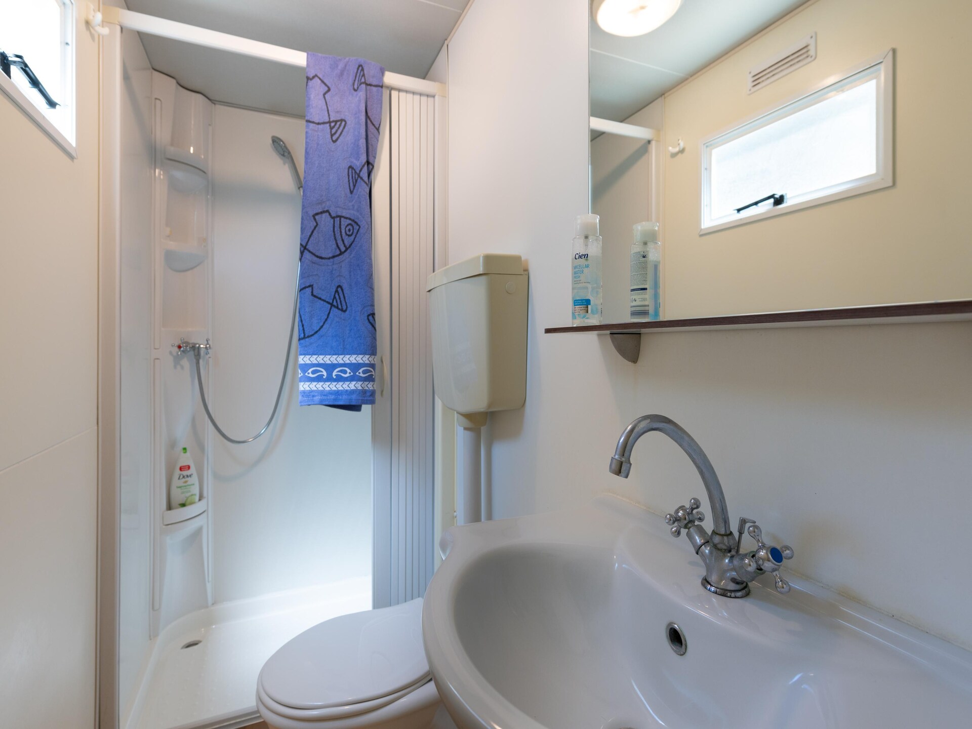 Schaduwrijk chalet in dennenbos Cesenatico, vlakbij zee - foto 13