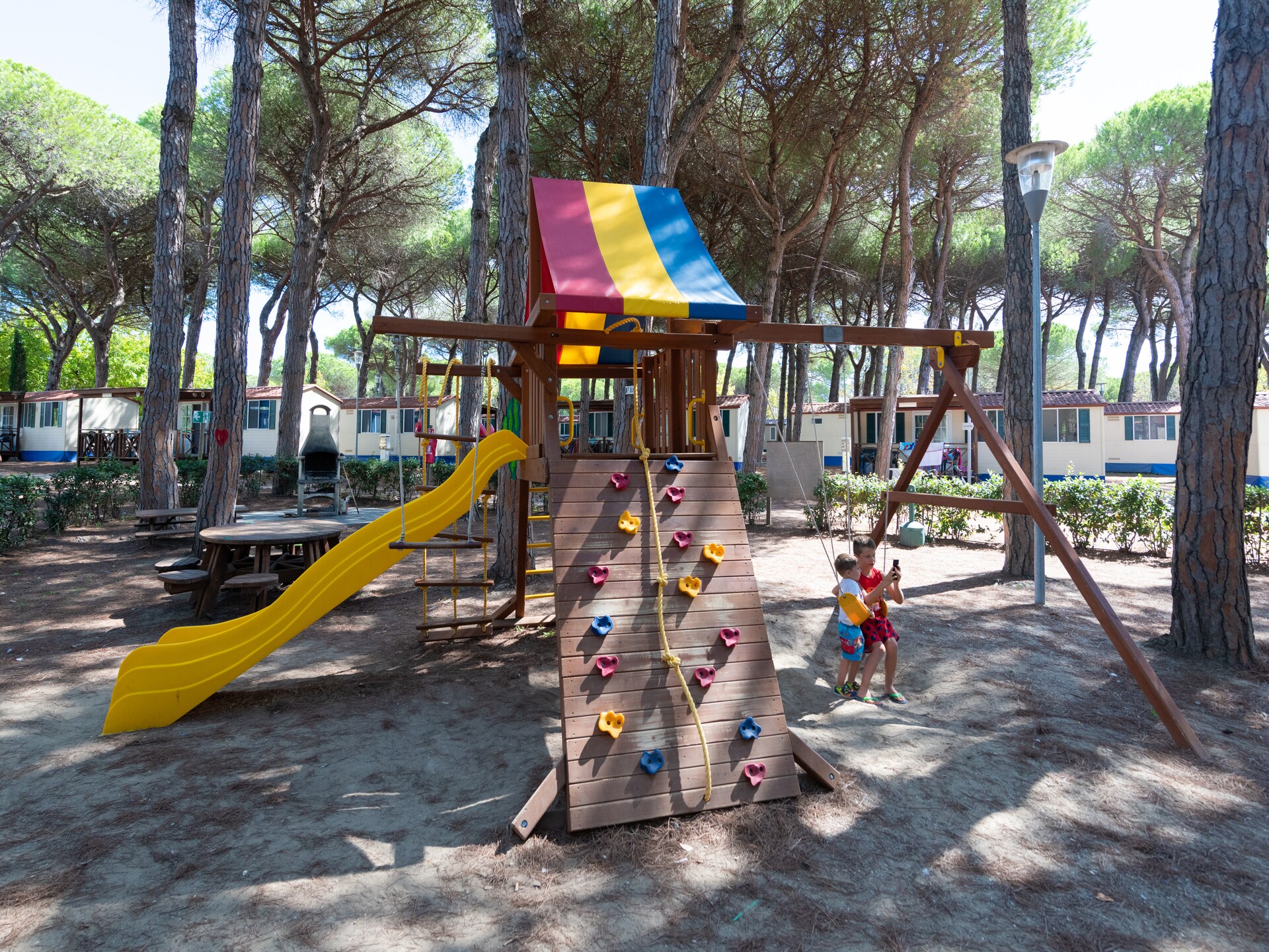 Schaduwrijk chalet in dennenbos Cesenatico, vlakbij zee - foto 27