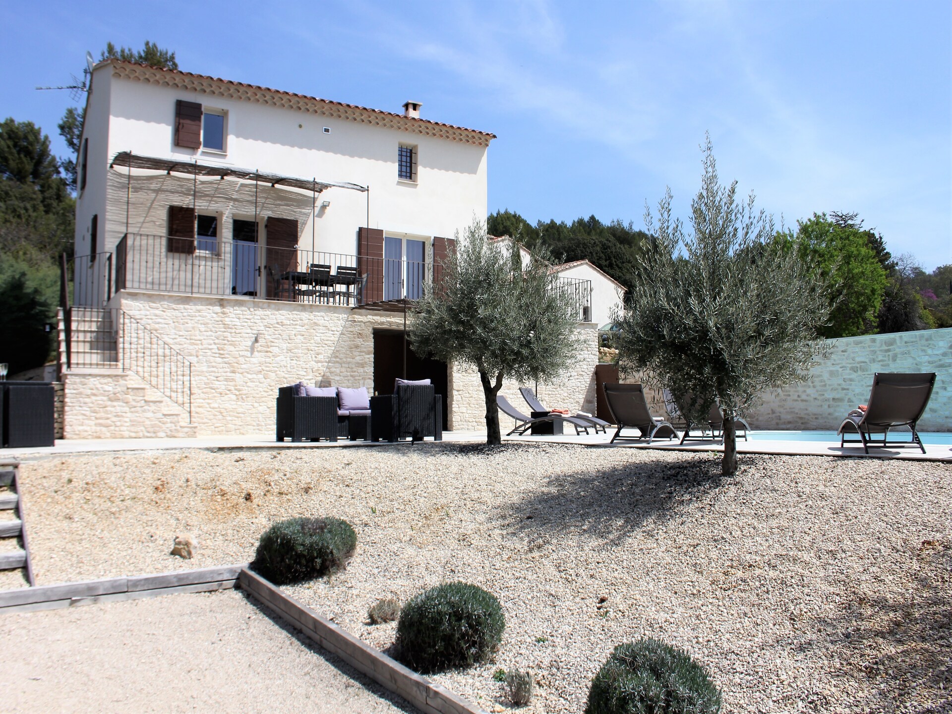 Vrijstaande villa met privézwembad in het hart van de Luberon - foto 6