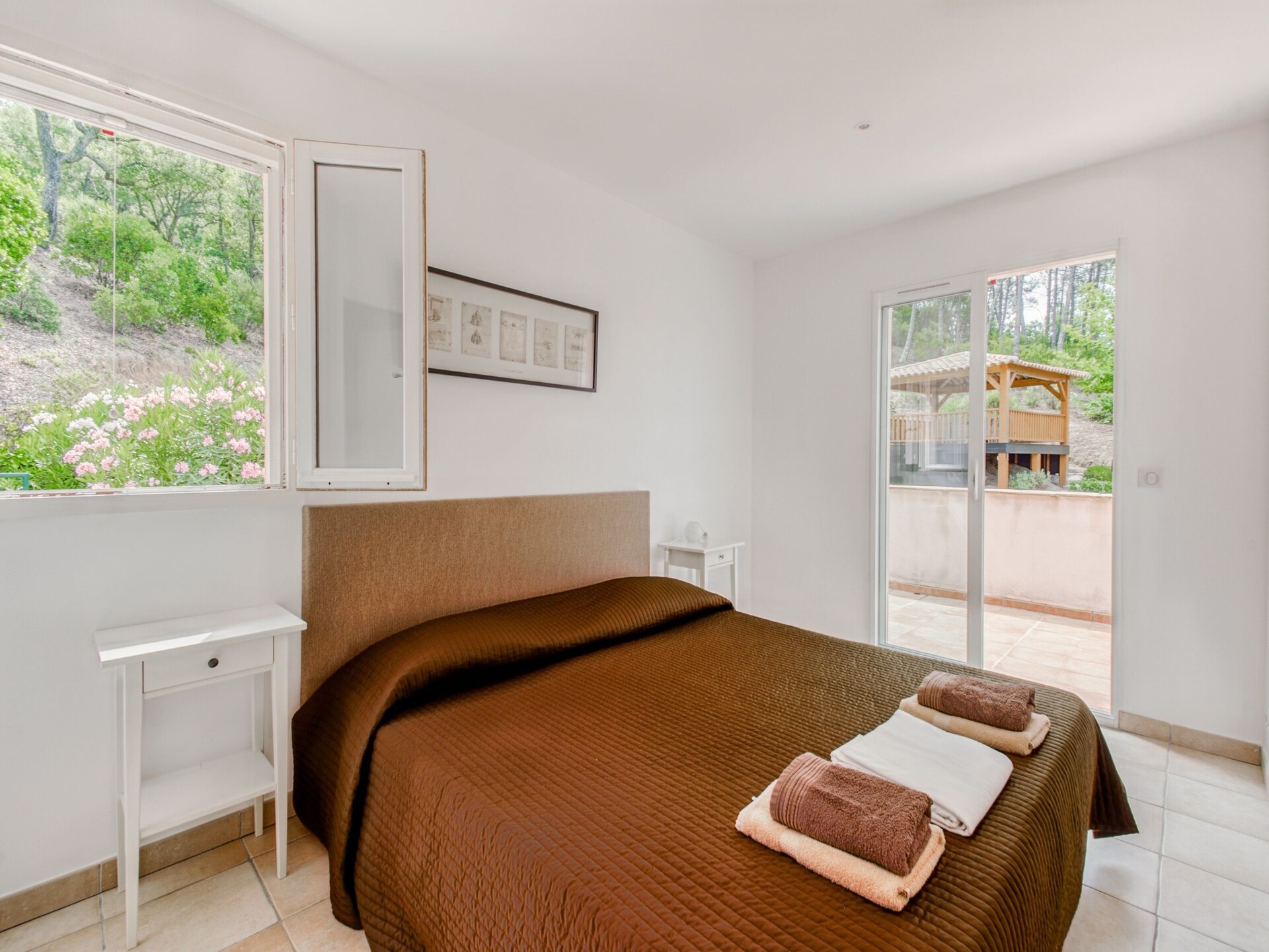 Architectenvilla voor 14 personen met privézwembad en uitzicht op het Massif des Maures - foto 23