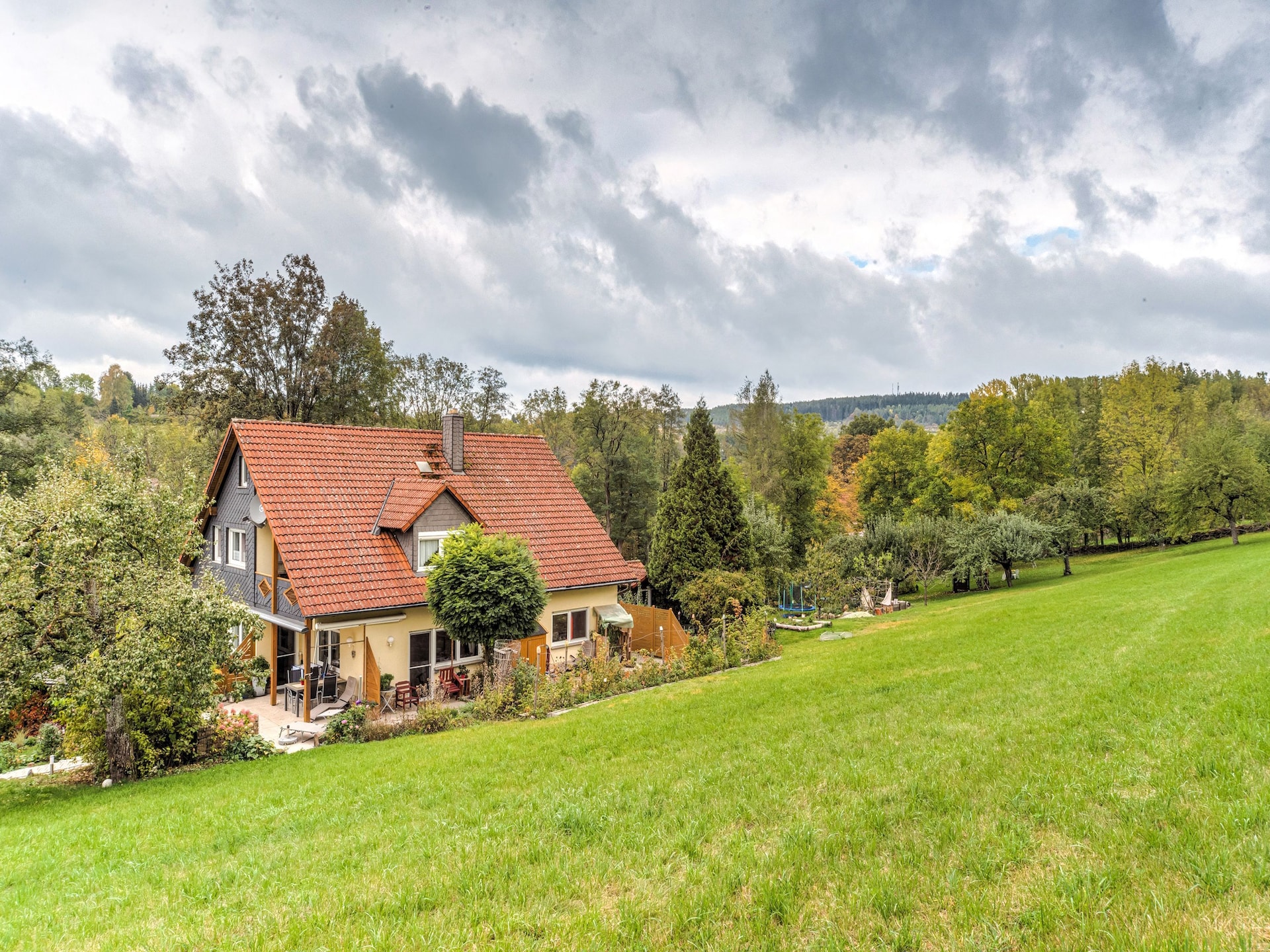 Ruim appartement in Marktrodach met tuin, op 300m van het centrum - foto 10