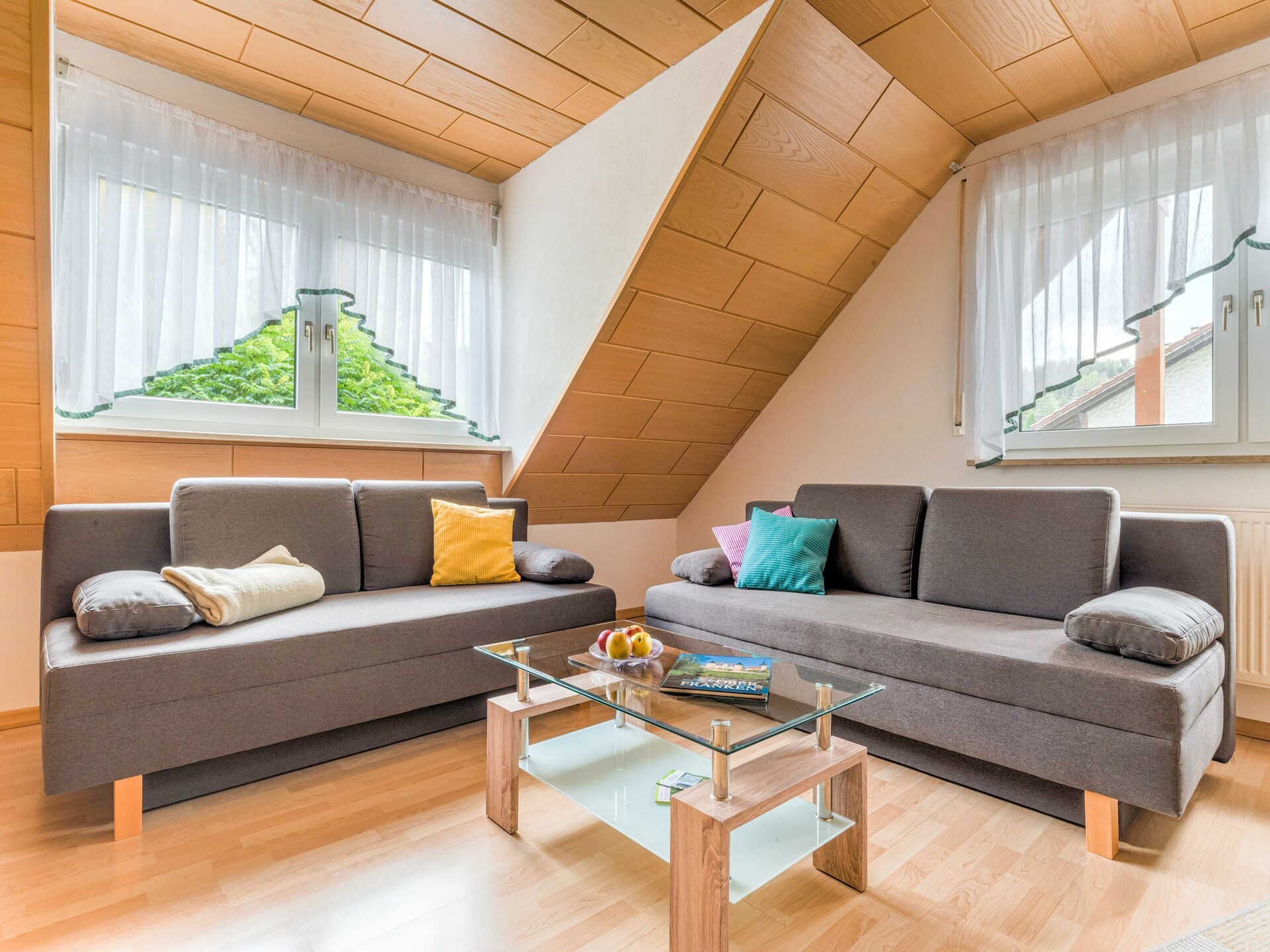 Ruim appartement in Marktrodach met tuin, op 300m van het centrum - foto 1