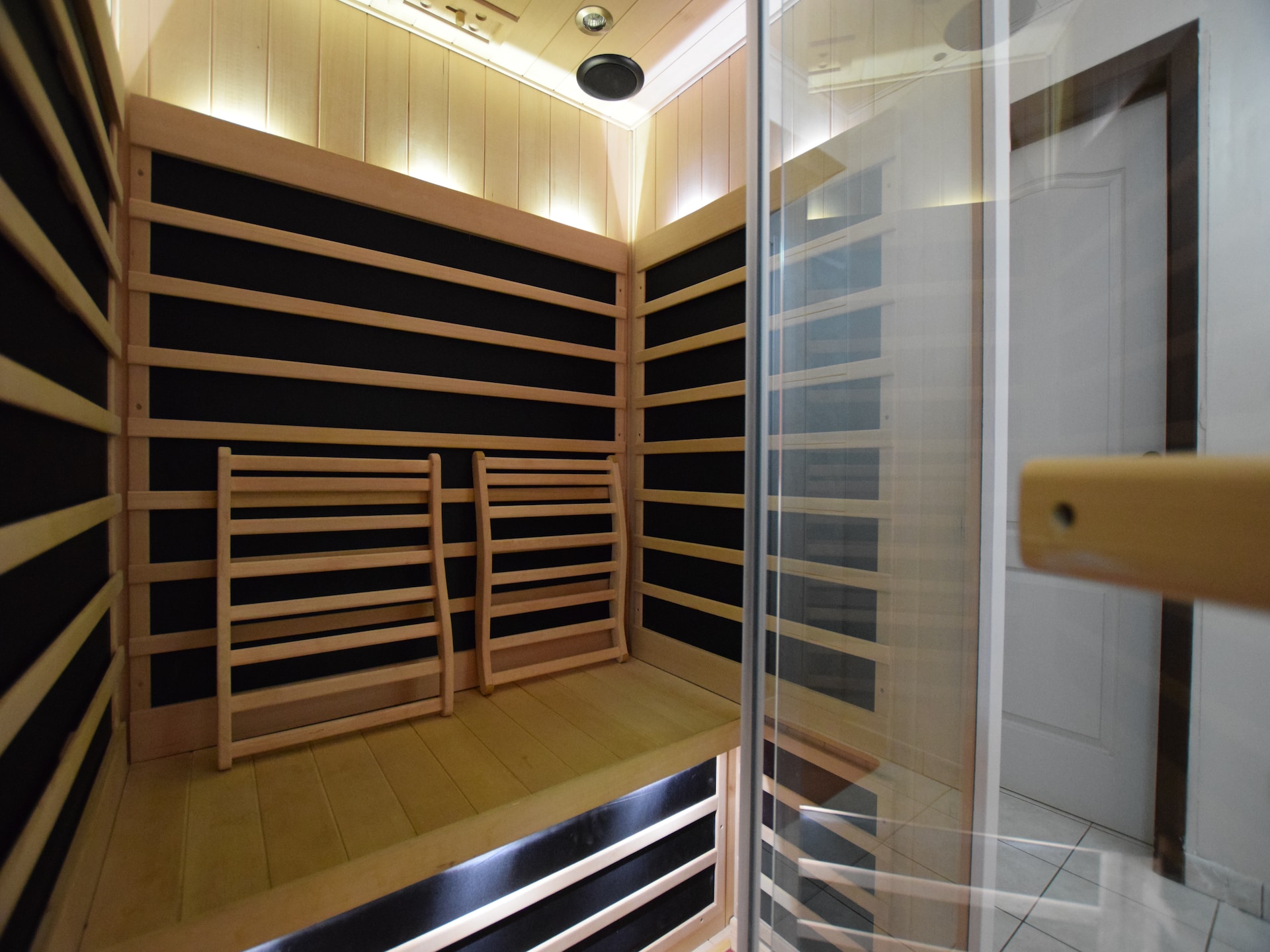 7-persoons vakantiehuis met sauna en omheinde tuin in Jehonville - foto 6