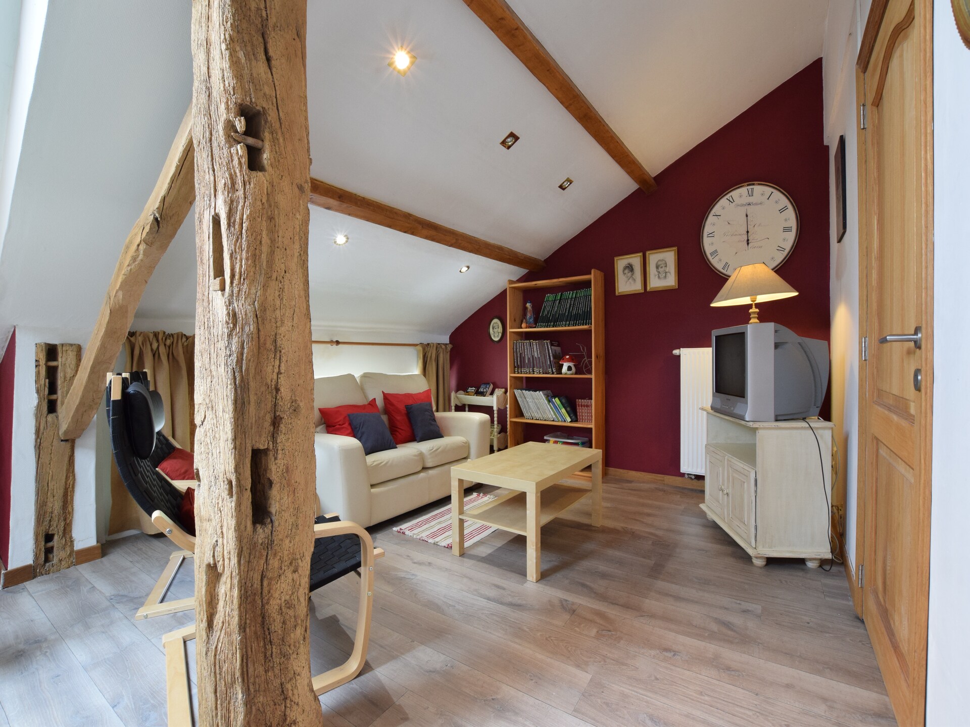 7-persoons vakantiehuis met sauna en omheinde tuin in Jehonville - foto 28