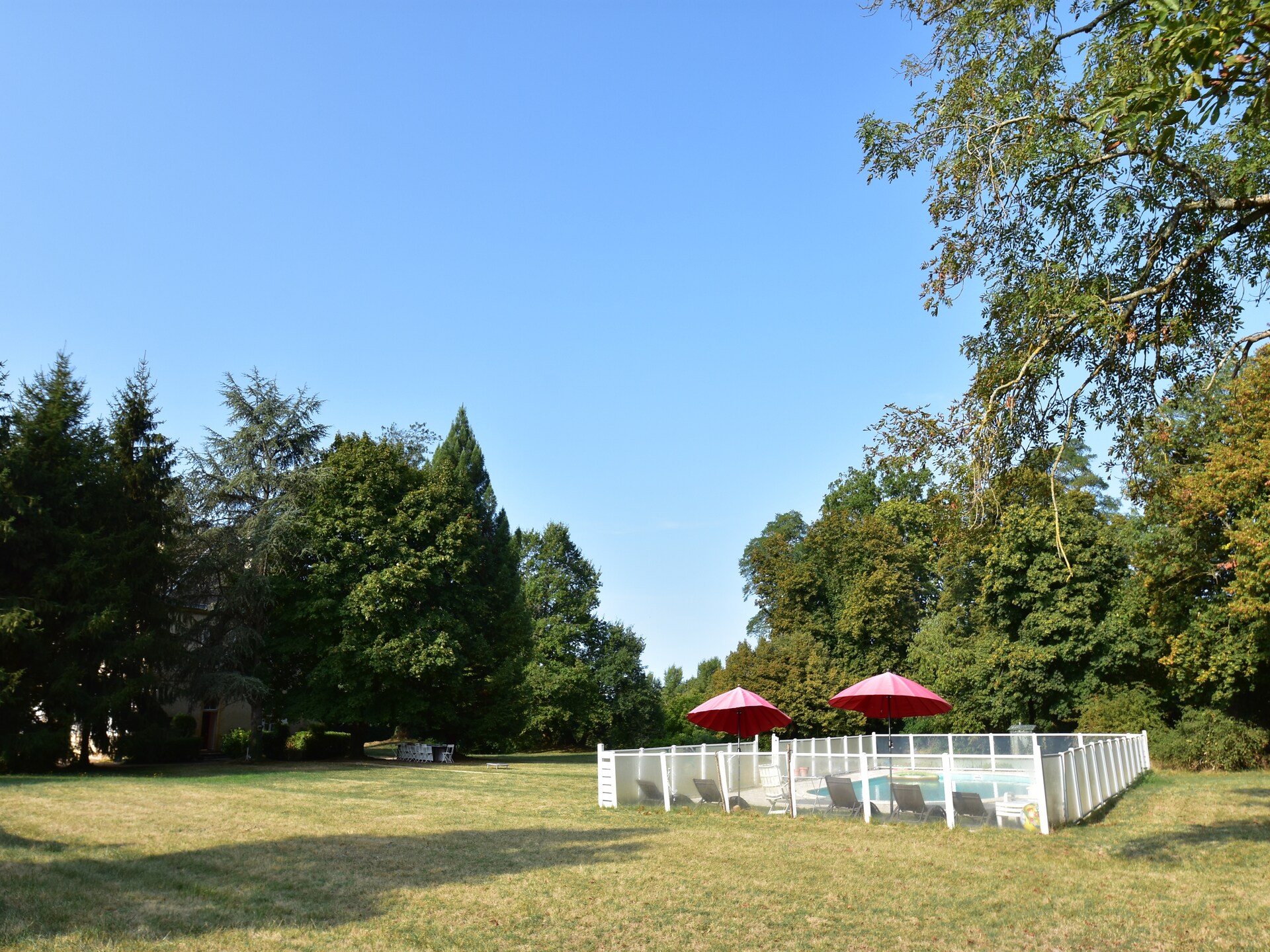 Authentiek landhuis met privézwembad in bosrijk park bij de Loire - foto 31