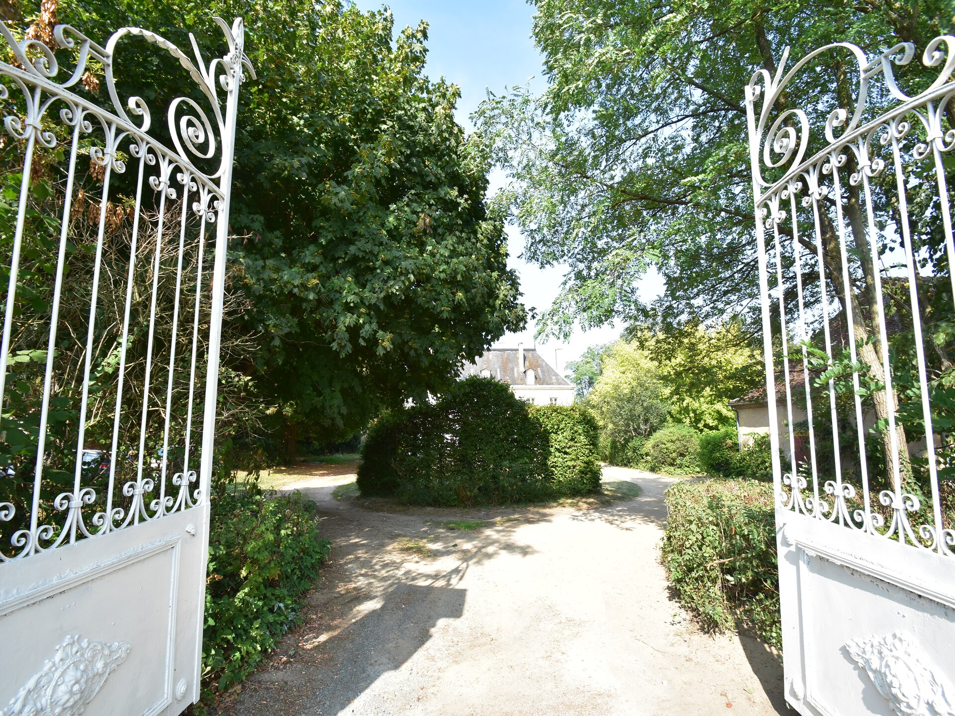 Authentiek landhuis met privézwembad in bosrijk park bij de Loire - foto 36