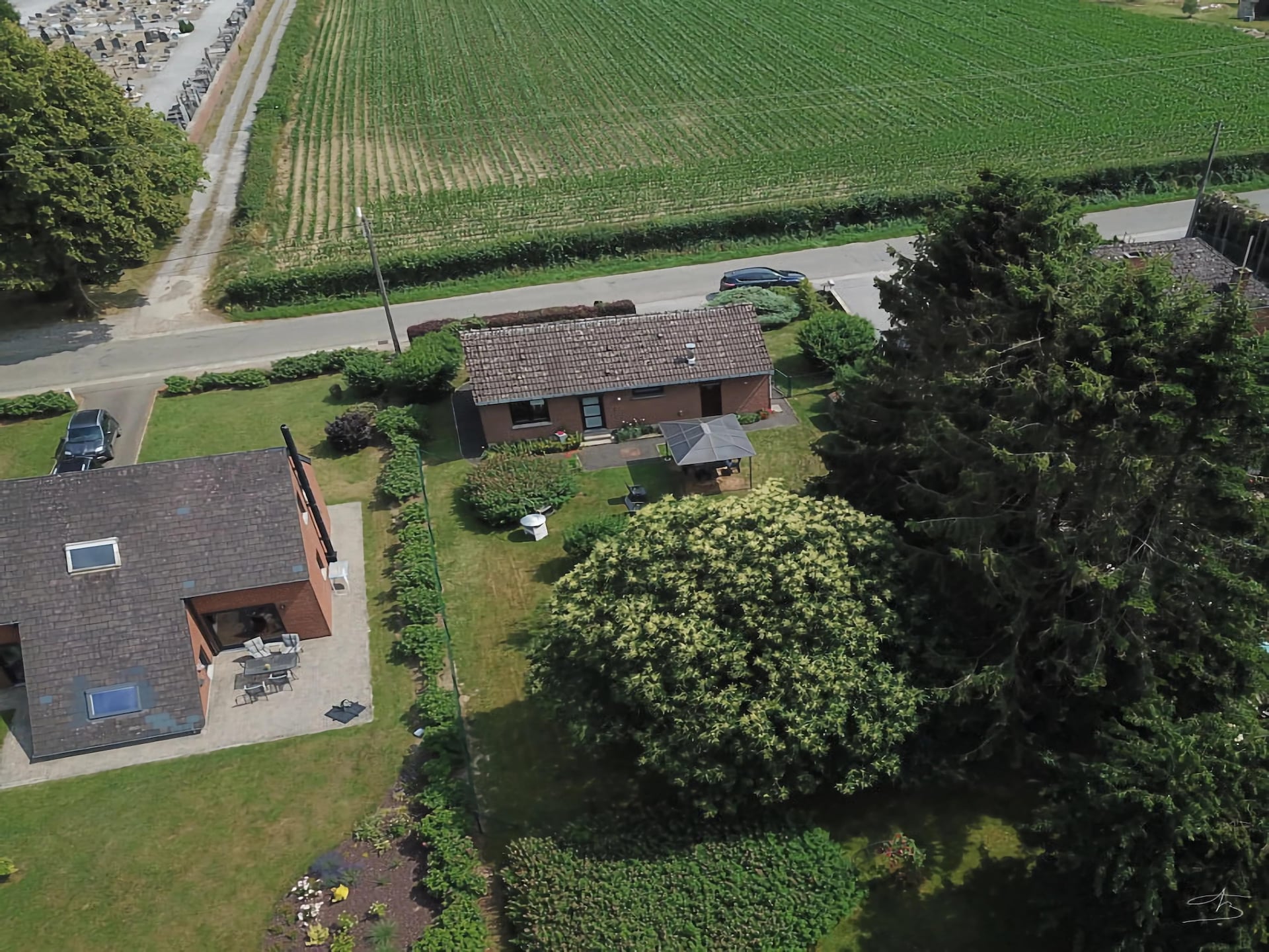 4-persoons vakantiehuis in centrum Froidchapelle met tuin - foto 2