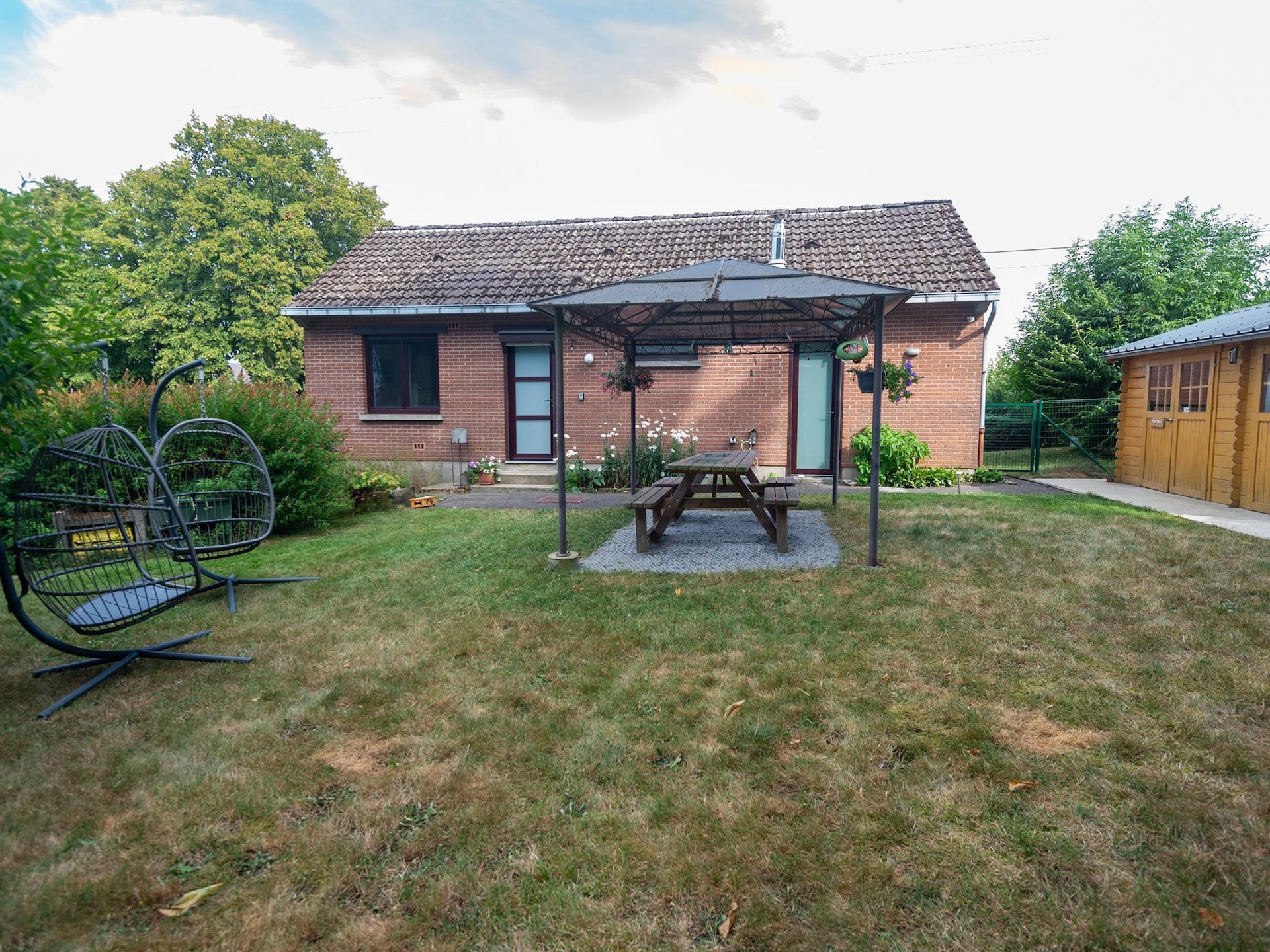 4-persoons vakantiehuis in centrum Froidchapelle met tuin - foto 34