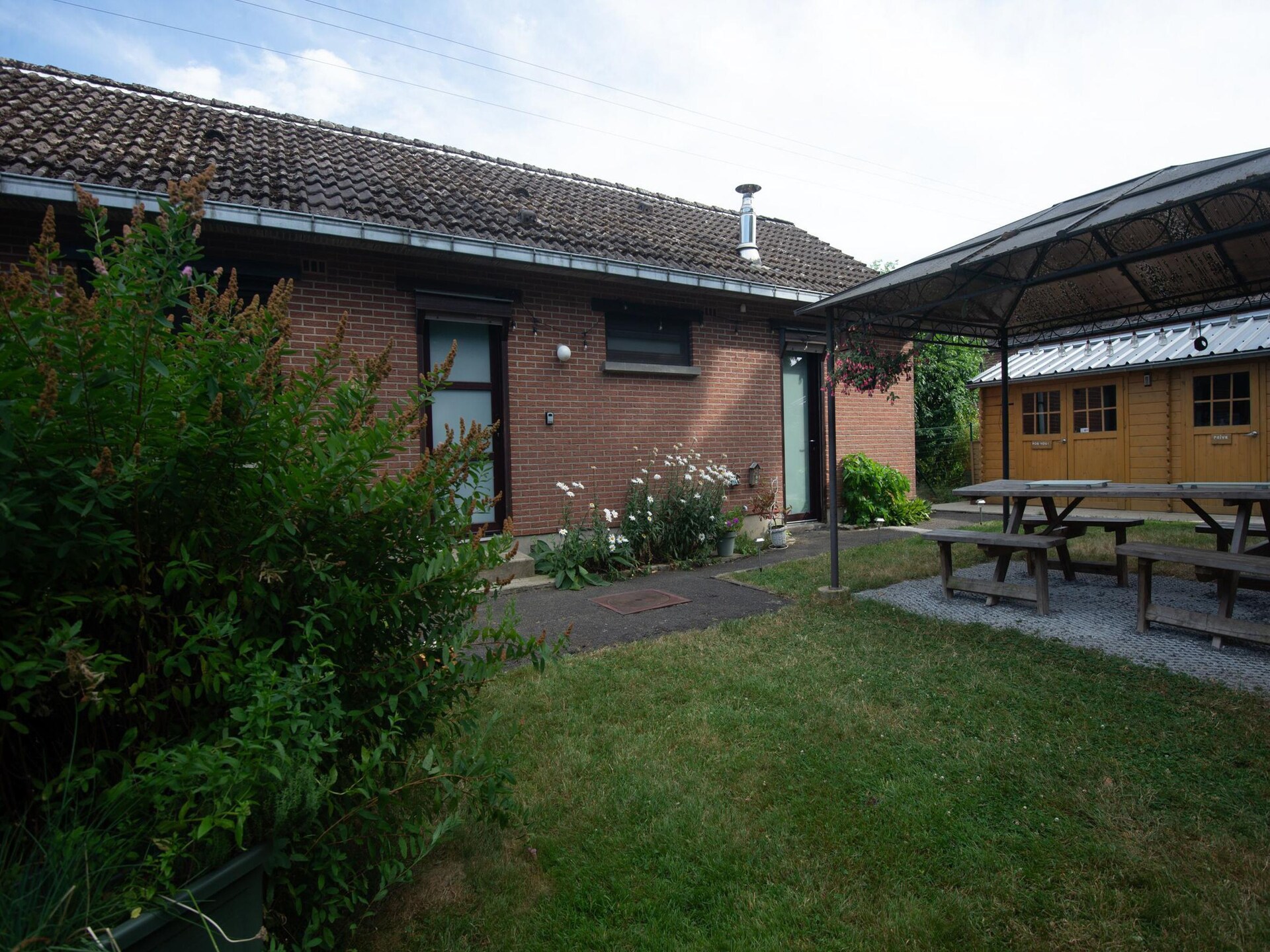 4-persoons vakantiehuis in centrum Froidchapelle met tuin - foto 33