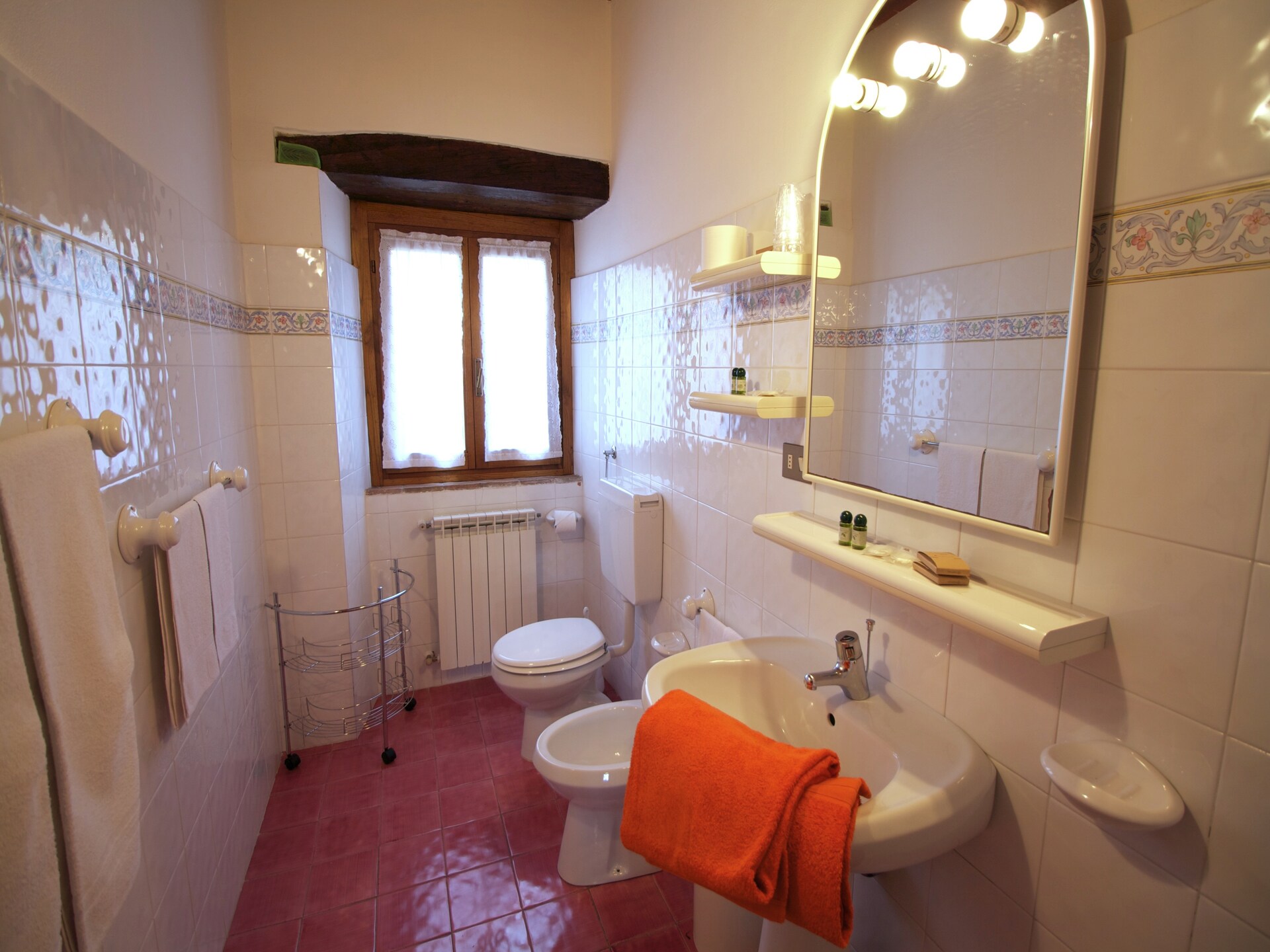 Landelijk appartement L'Olivo bij Poppi met zwembad en bubbelbad - foto 21
