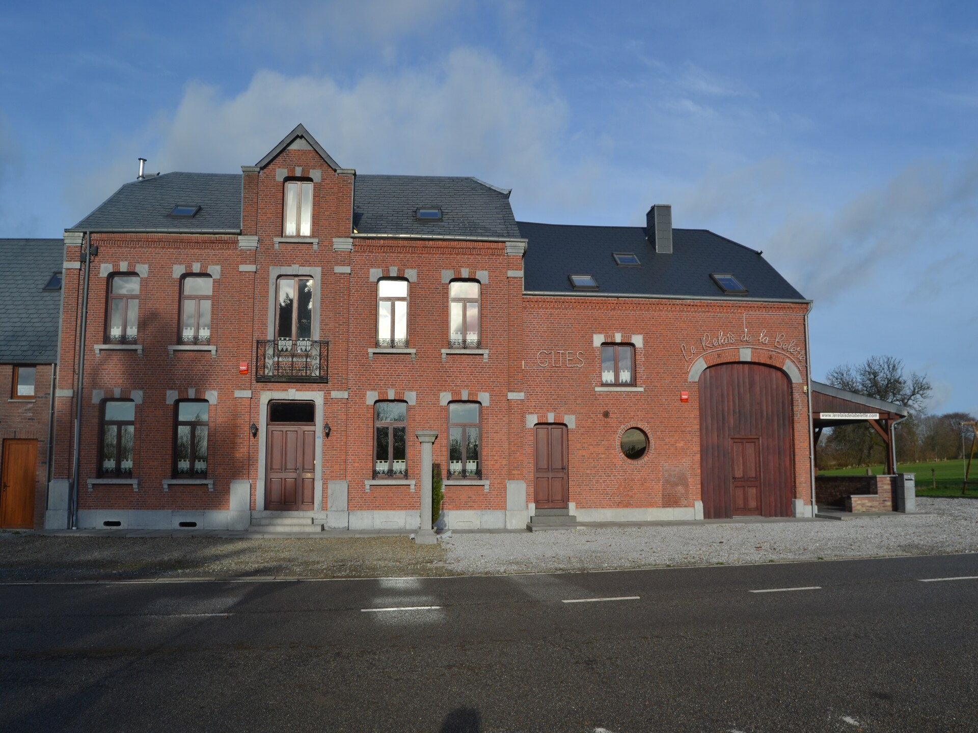41-persoons vakantiehuis met overdekt terras in Cul des Sarts - foto 1
