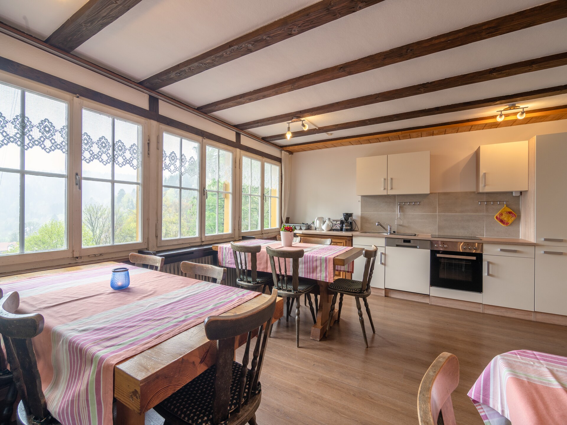 Ruim vakantiehuis met panoramisch dalzicht aan de bosrand in Todtmoos - foto 11