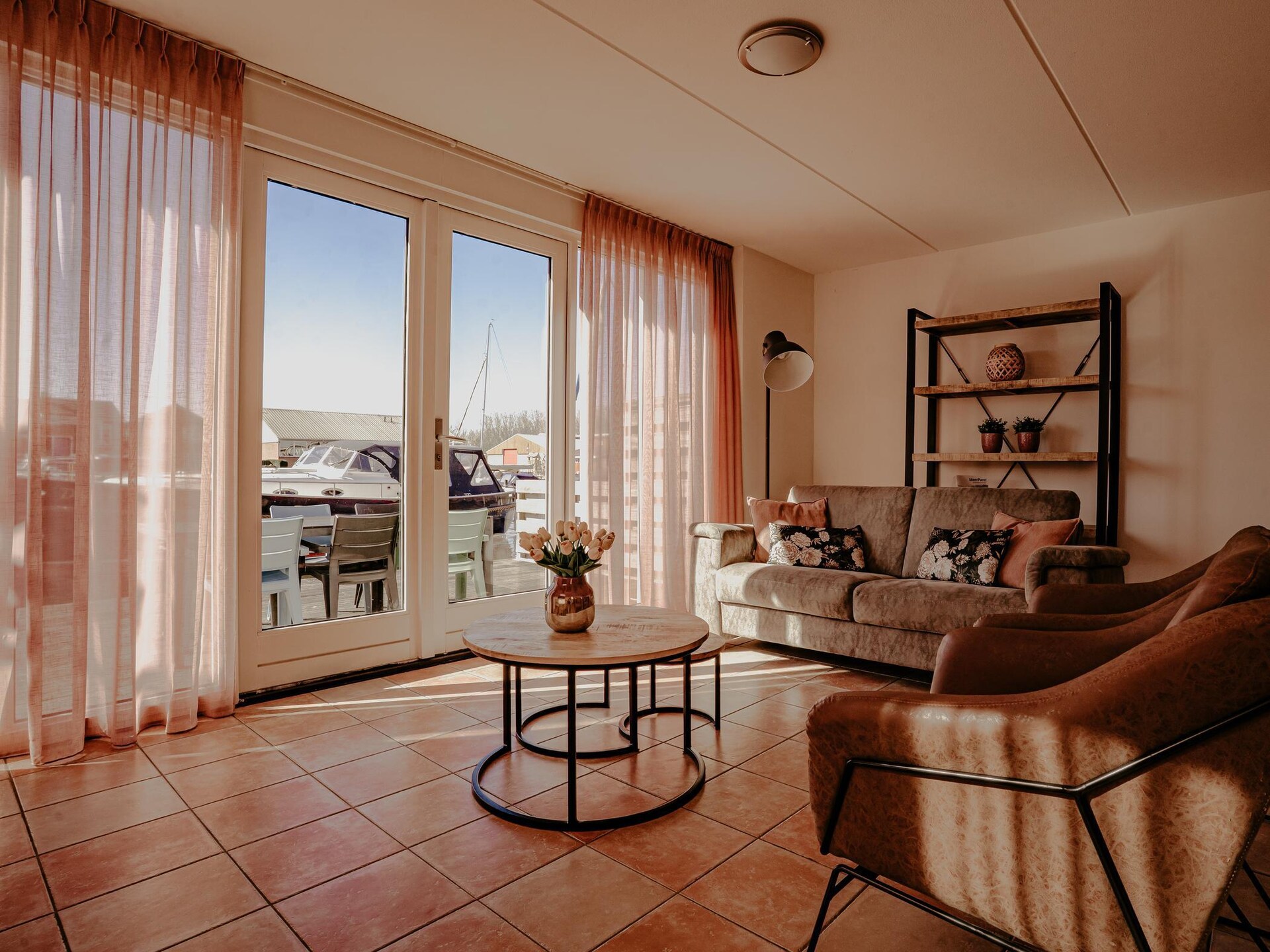 Sfeervol waterappartement met privéterras aan Uitgeestermeer - foto 13