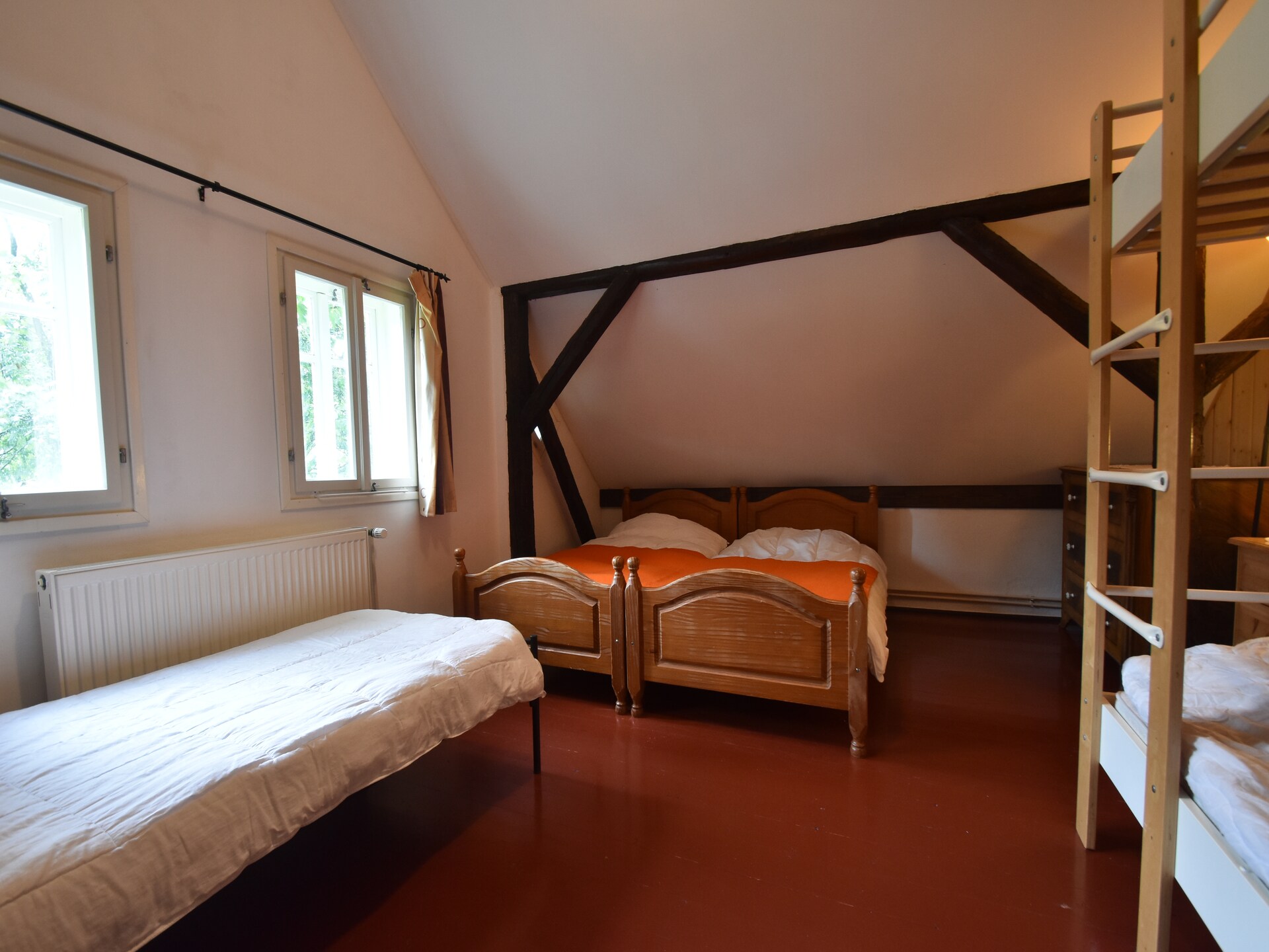 Chalet Nisou 2: Ruim familie-appartement in de bossen bij Zlatá Olešnice - foto 10