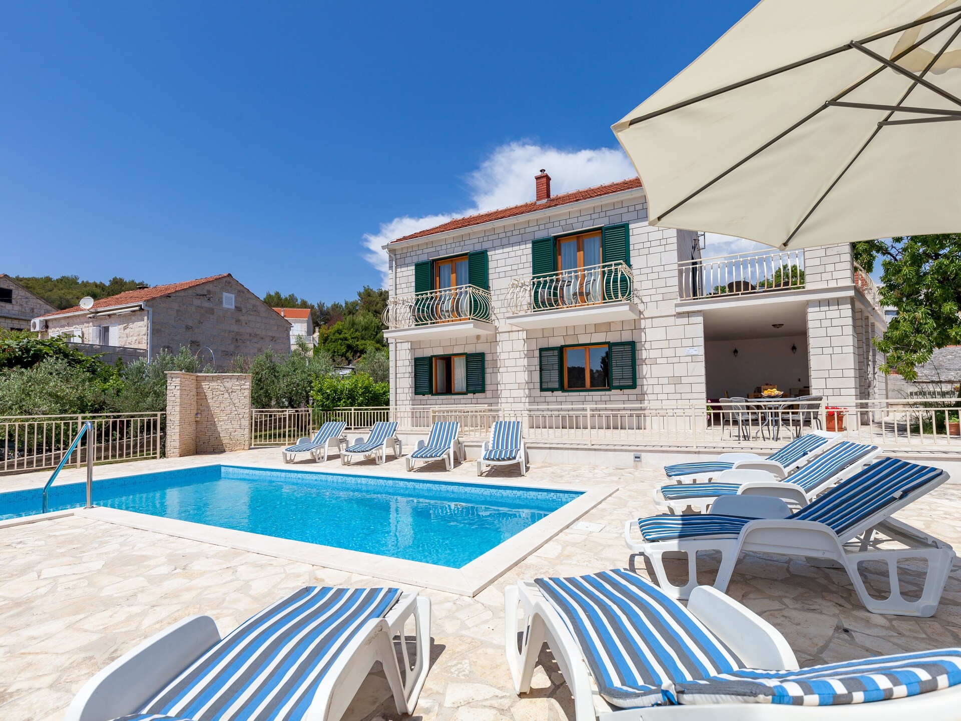 Privézwembad en zee op loopafstand: Villa Vjeka in Sumartin - foto 5