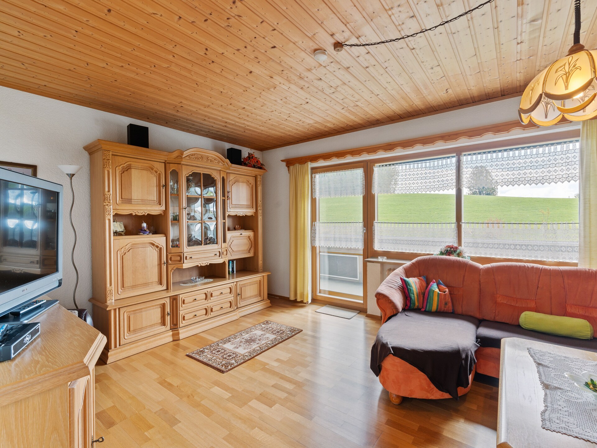 Ruim appartement in Sonnen vlakbij skilift, met tuin en boszicht - foto 9