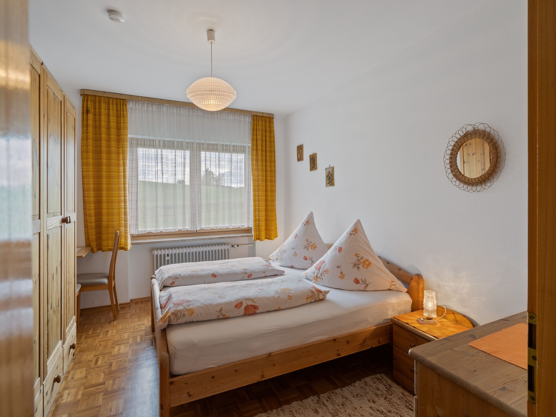 Ruim appartement in Sonnen vlakbij skilift, met tuin en boszicht - foto 3