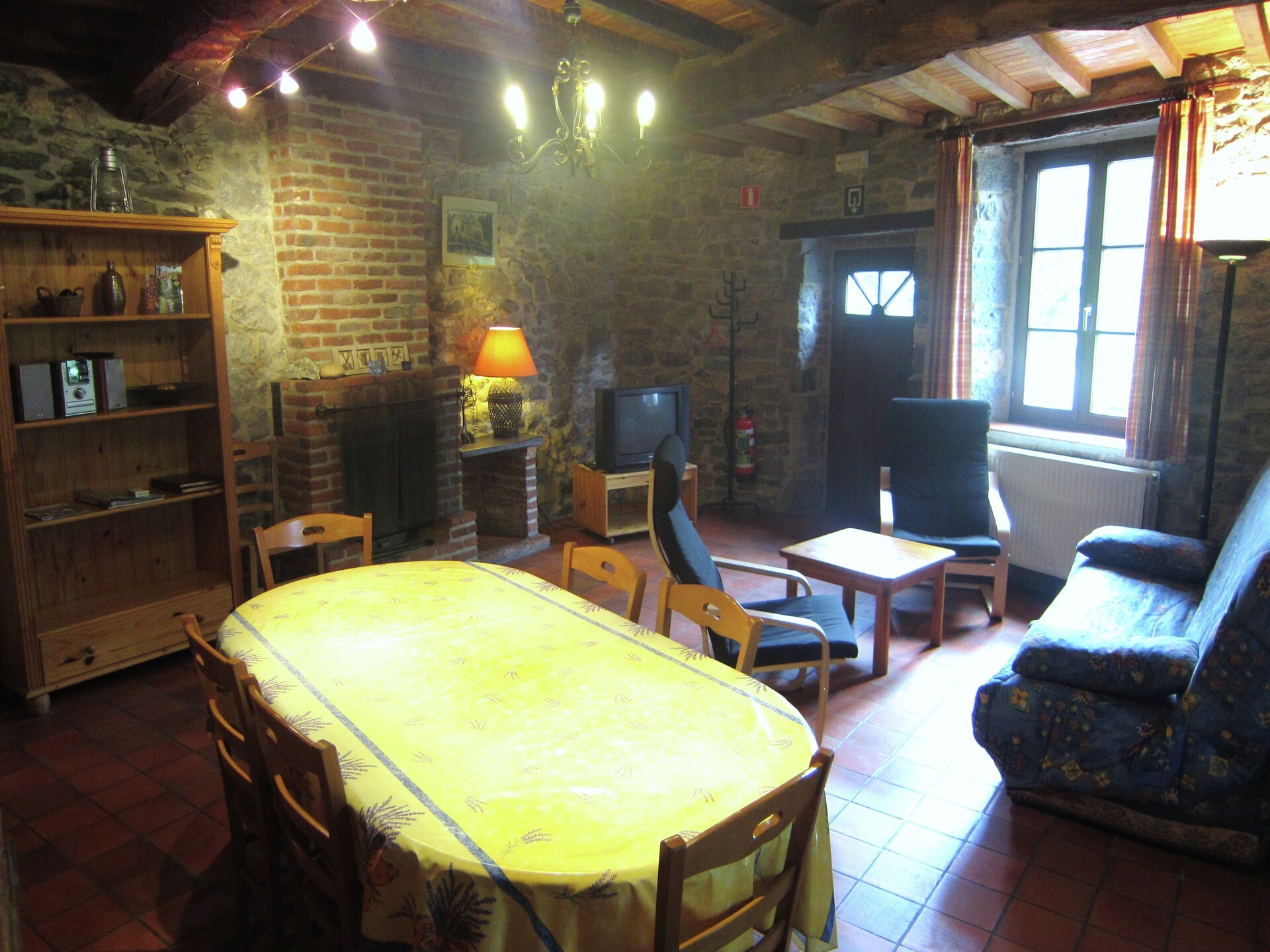 Sfeervol vakantiehuis voor 6 in de bossen van Treignes met tuin - foto 5
