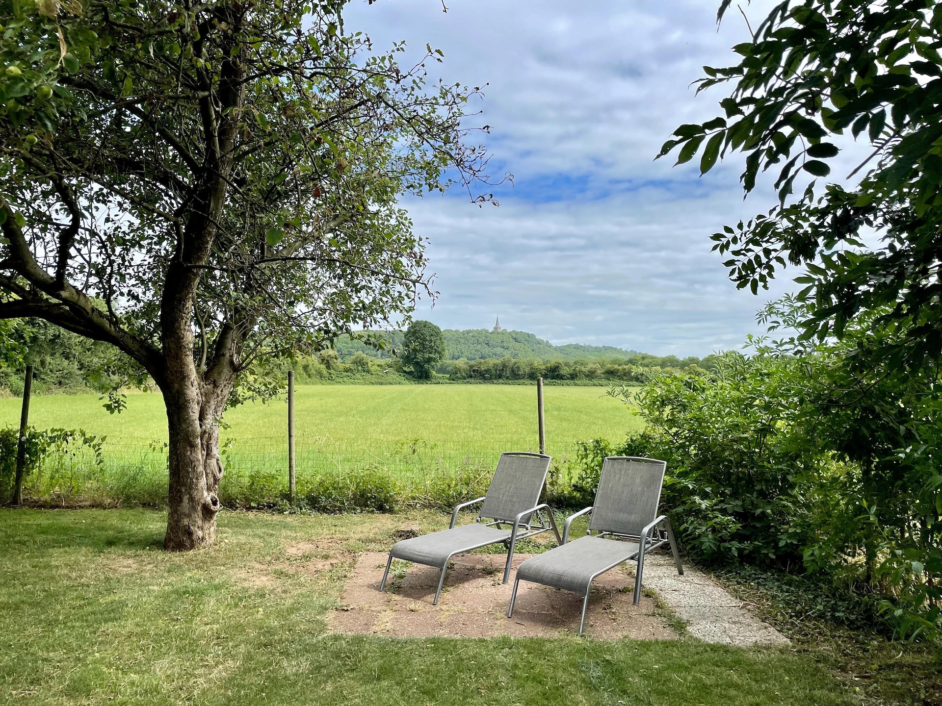 Romantisch vakantiehuis in bosrijke omgeving met uitzicht op de Eltenberg - foto 18