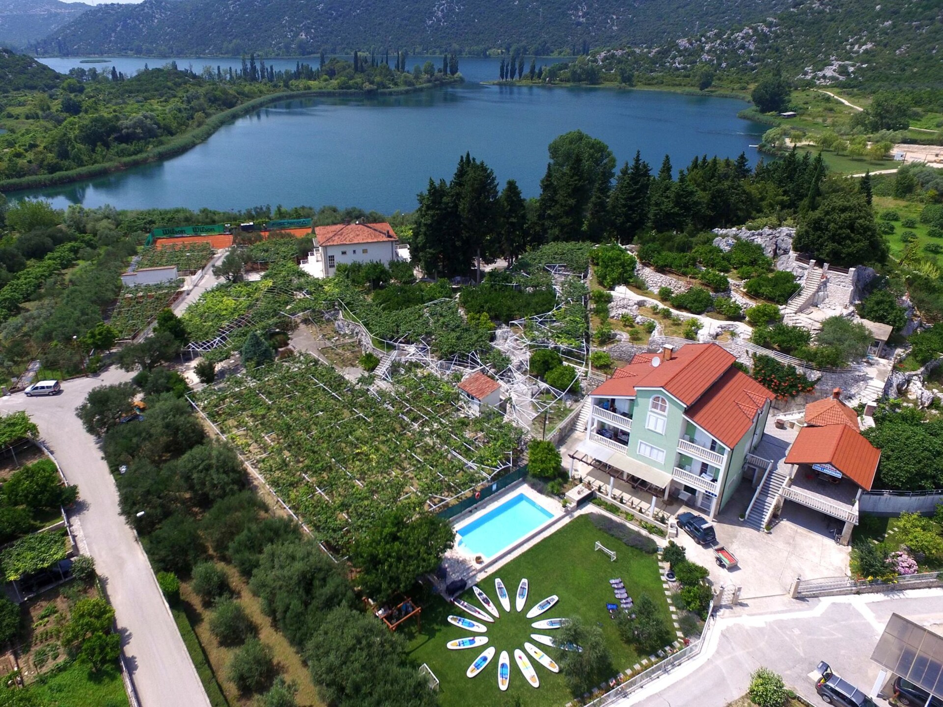 Ruim vakantiehuis voor 22 personen bij de meren van Baćina, Dalmatië - foto 19