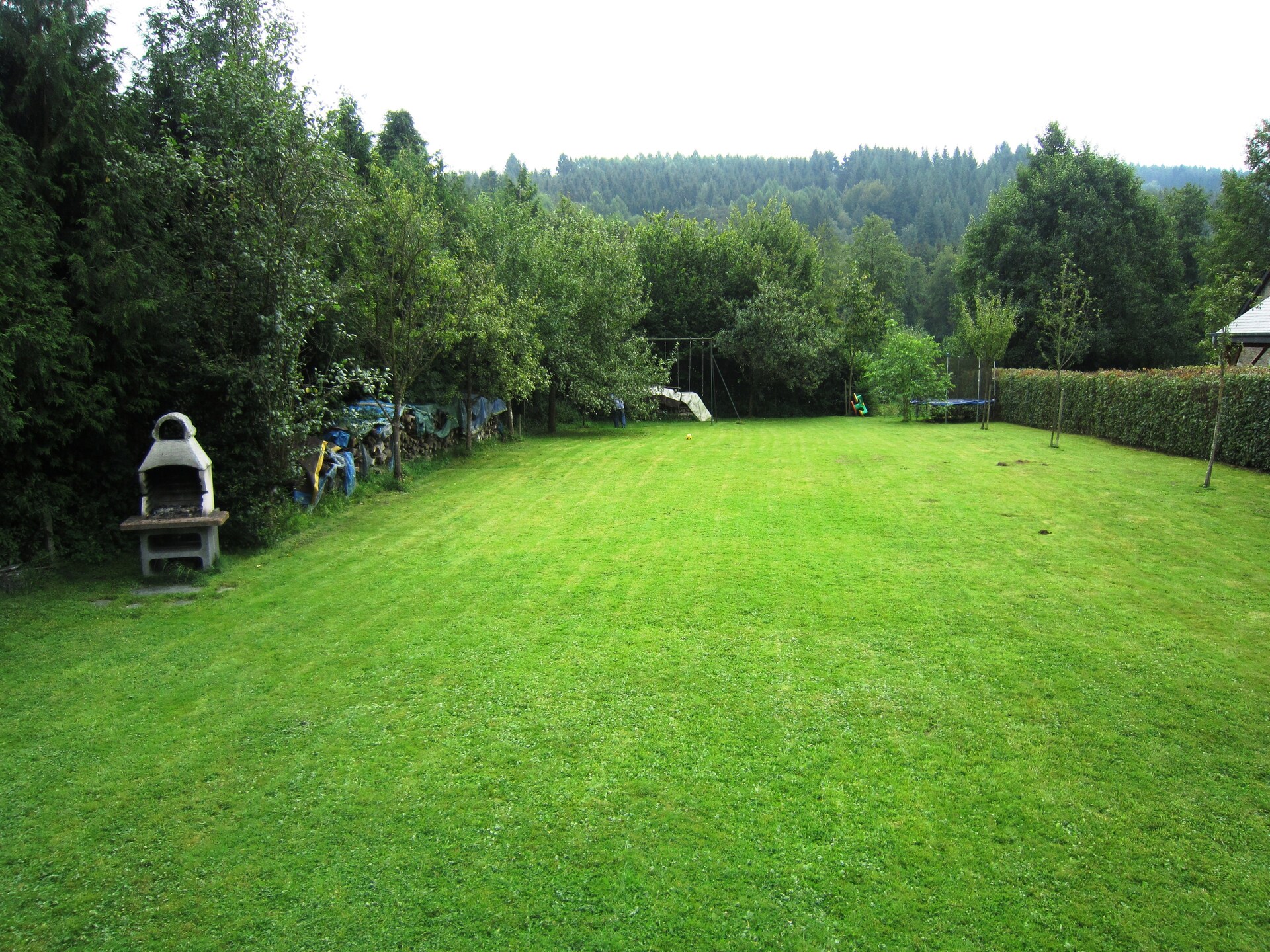 6-persoons vakantiehuis met tuin en speelplezier in Chevron - foto 25