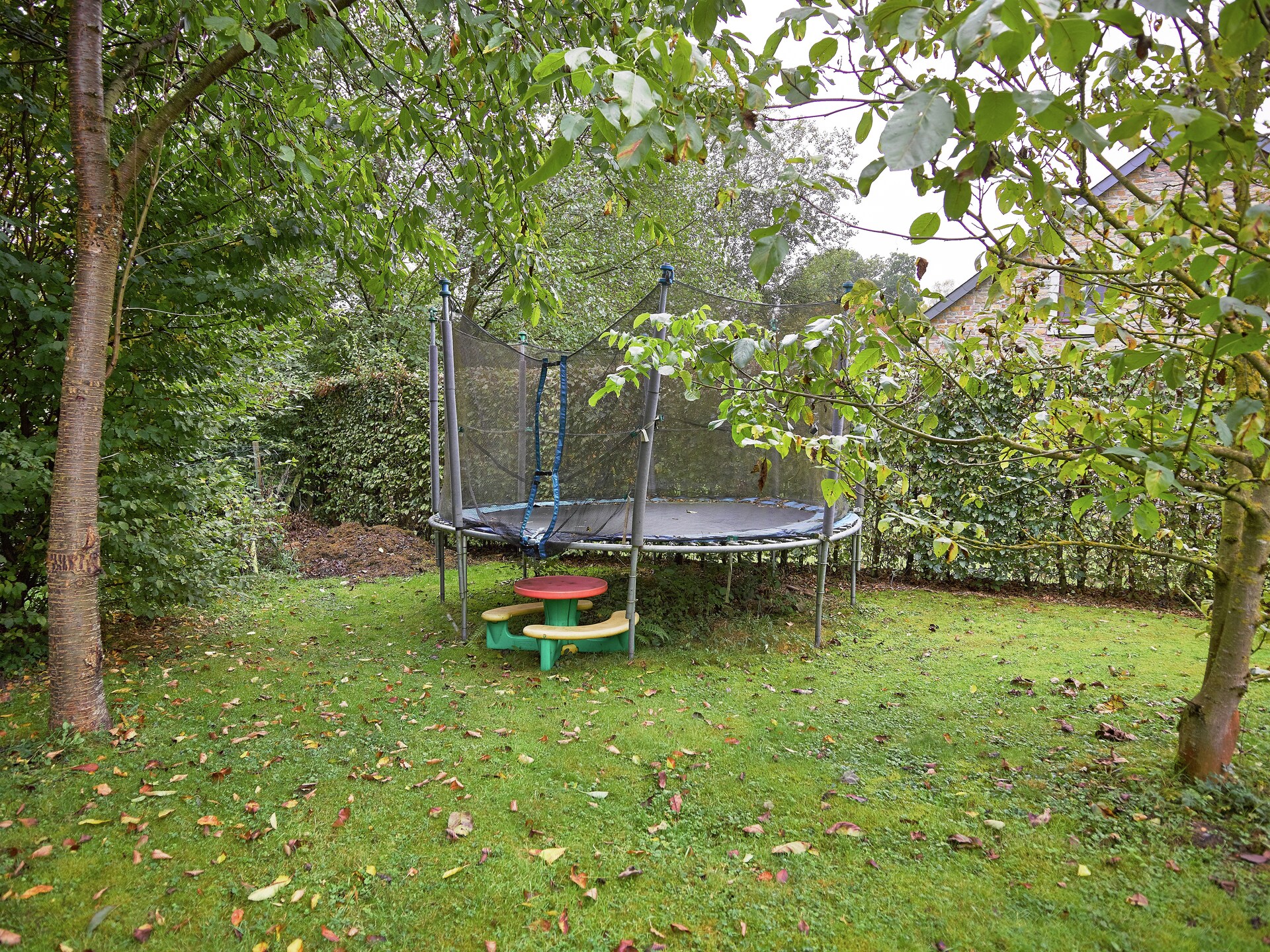 6-persoons vakantiehuis met tuin en speelplezier in Chevron - foto 16