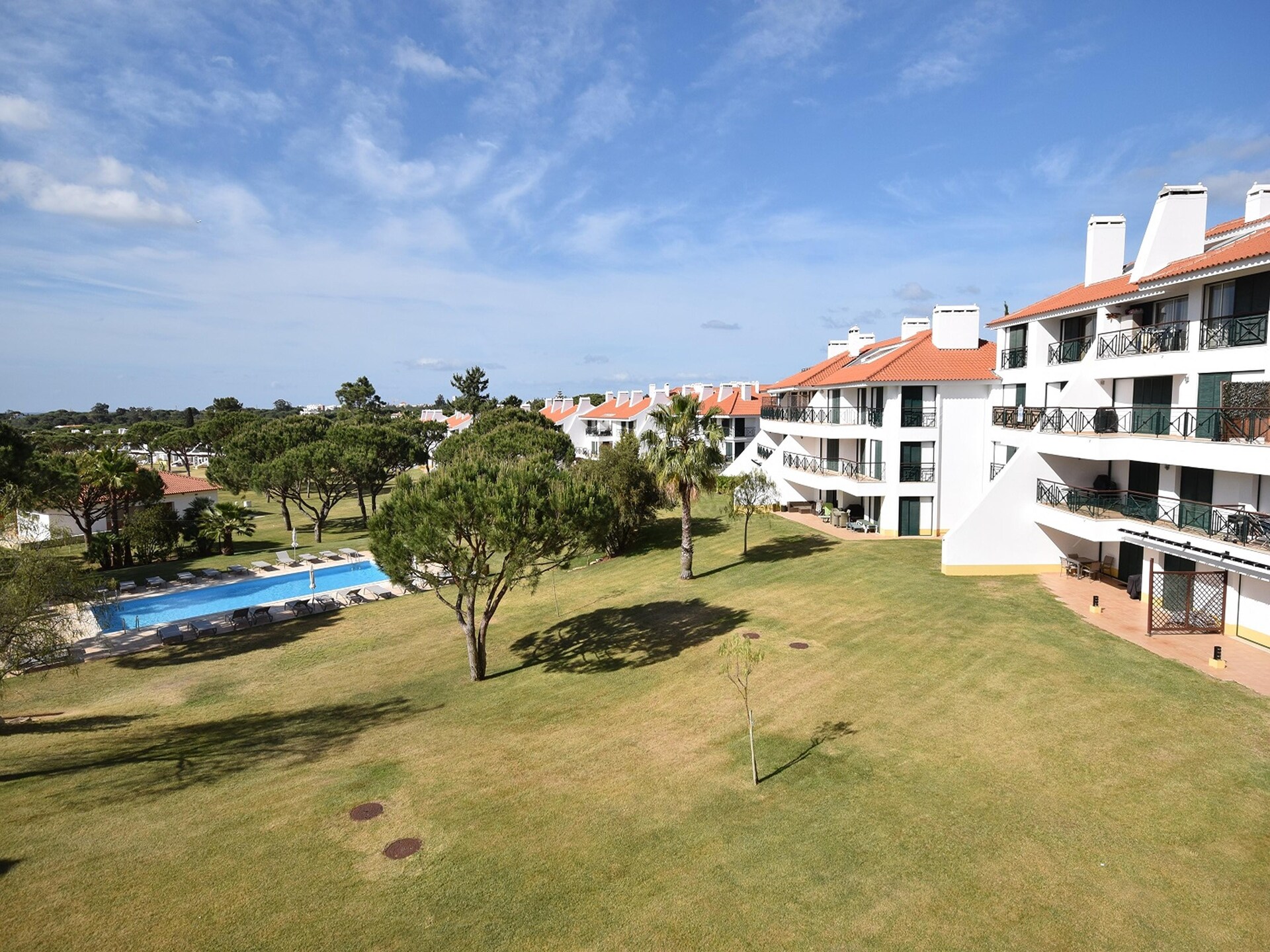 Stijlvol appartement aan de golfbaan met zwembaden, vlakbij strand en jachthaven - foto 13