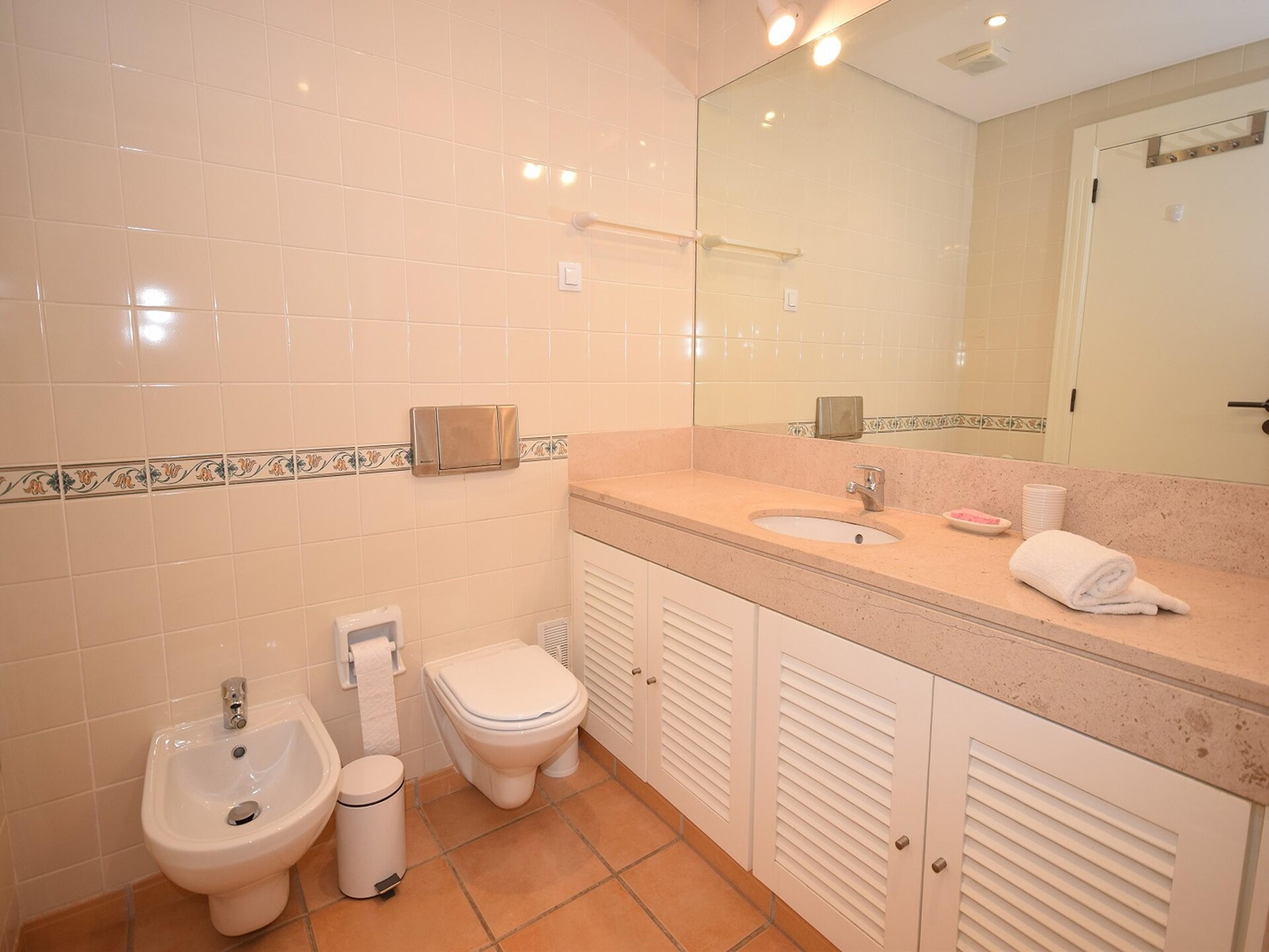 Stijlvol appartement aan de golfbaan met zwembaden, vlakbij strand en jachthaven - foto 7
