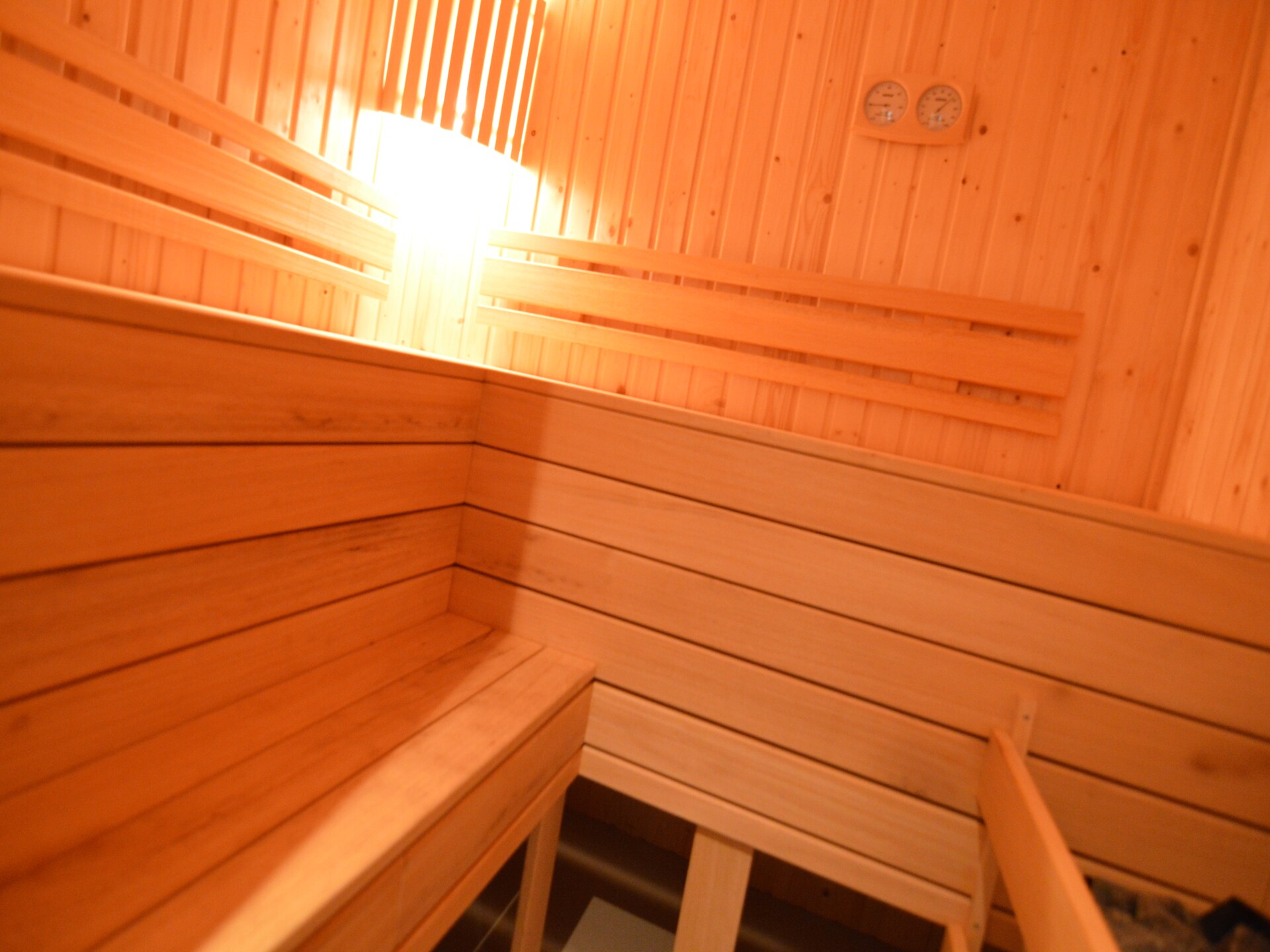 Stijlvol vrijstaand vakantiehuis bij Saint-Omer met sauna, bubbelbad en vijver - foto 37
