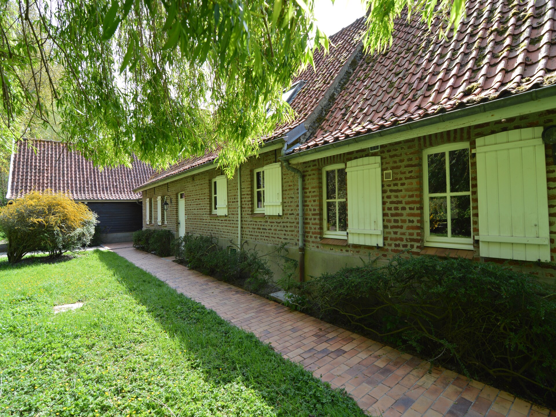 Stijlvol vrijstaand vakantiehuis bij Saint-Omer met sauna, bubbelbad en vijver - foto 7