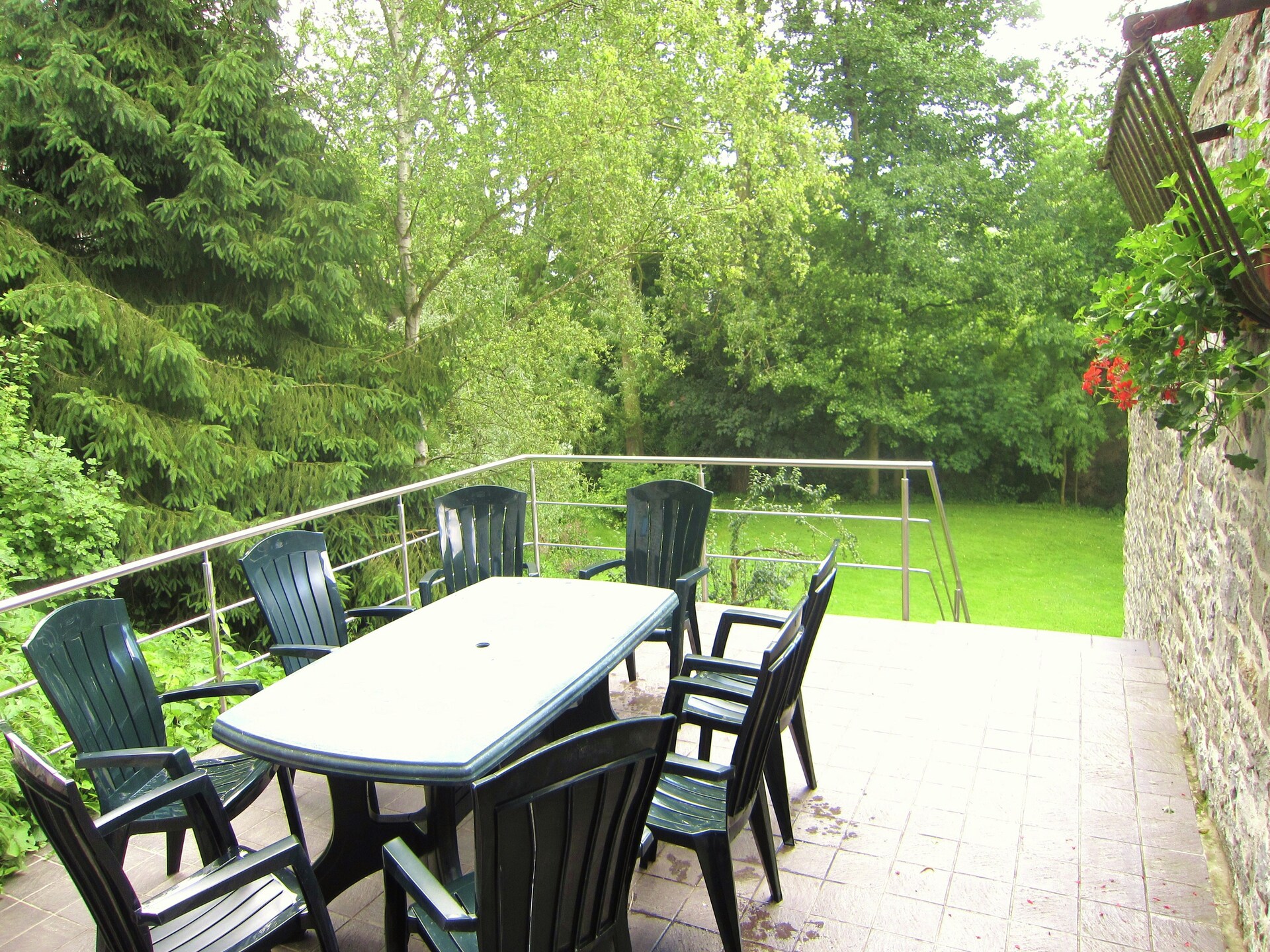 Op 1 km van het centrum: 13-persoons vakantiehuis in Treignes - foto 23