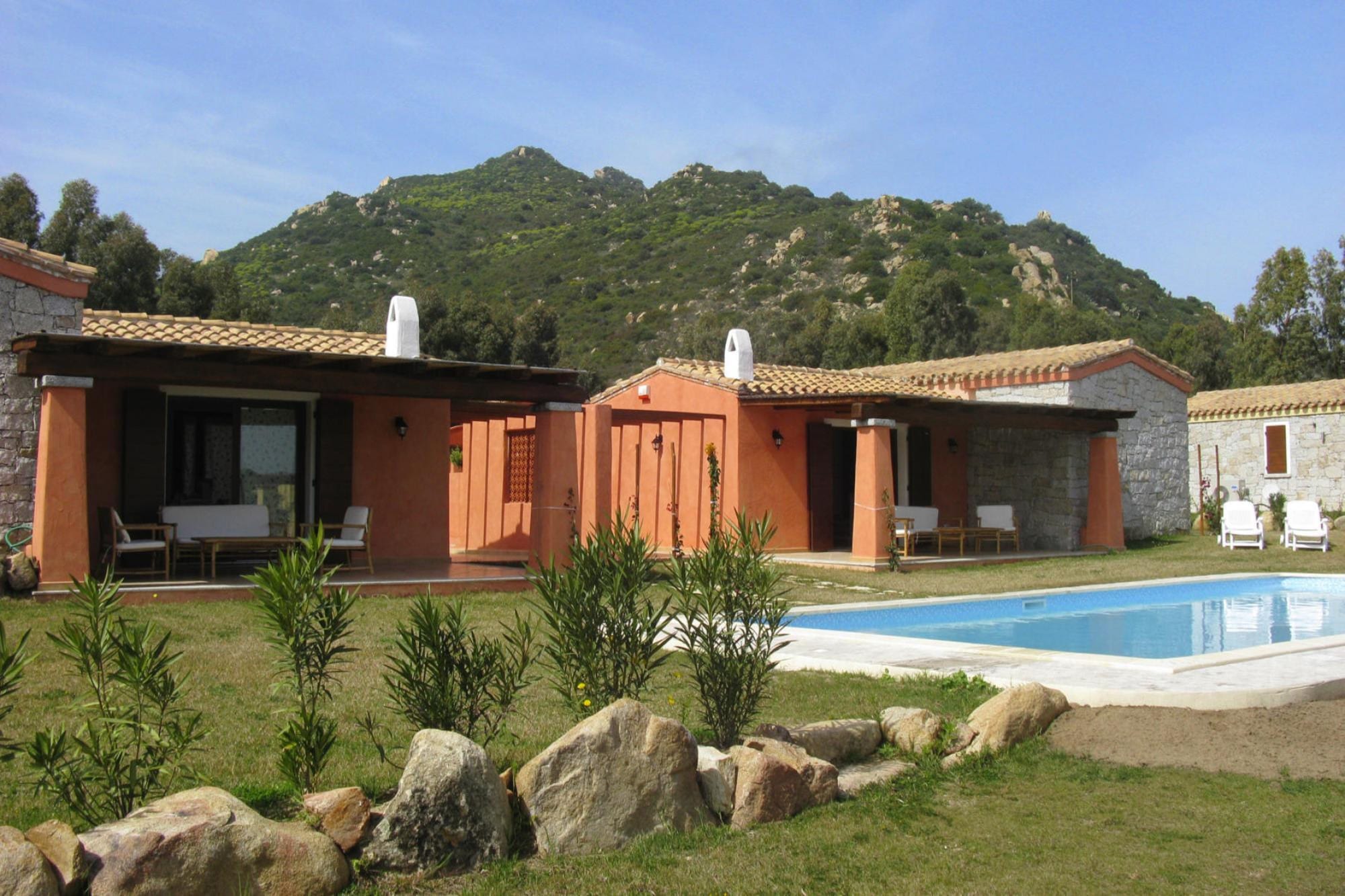 Villa in San Pietro bij Wit Zandstrand