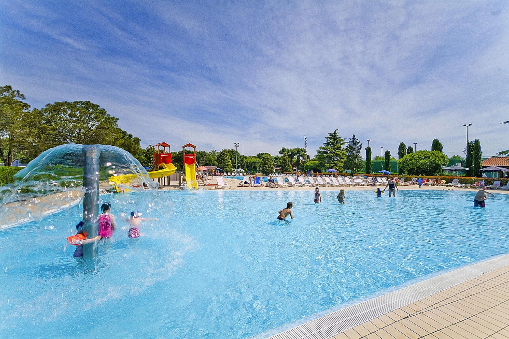 公寓 Mobile Homes Del Garda Village, Peschiera-Dalia