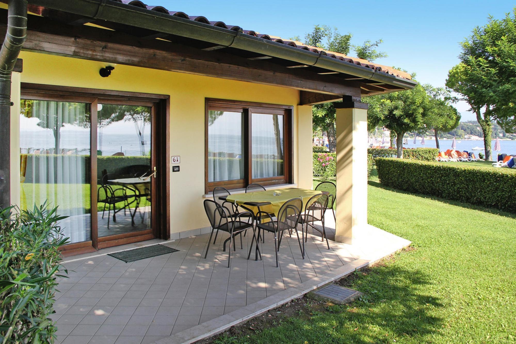 Apartment Front Lake Resort Le Corti del Lago Padenghe-APX-G