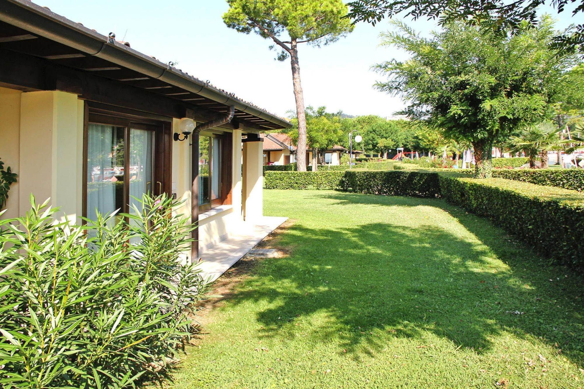 Apartment Front Lake Resort Le Corti del Lago Padenghe-APX-G
