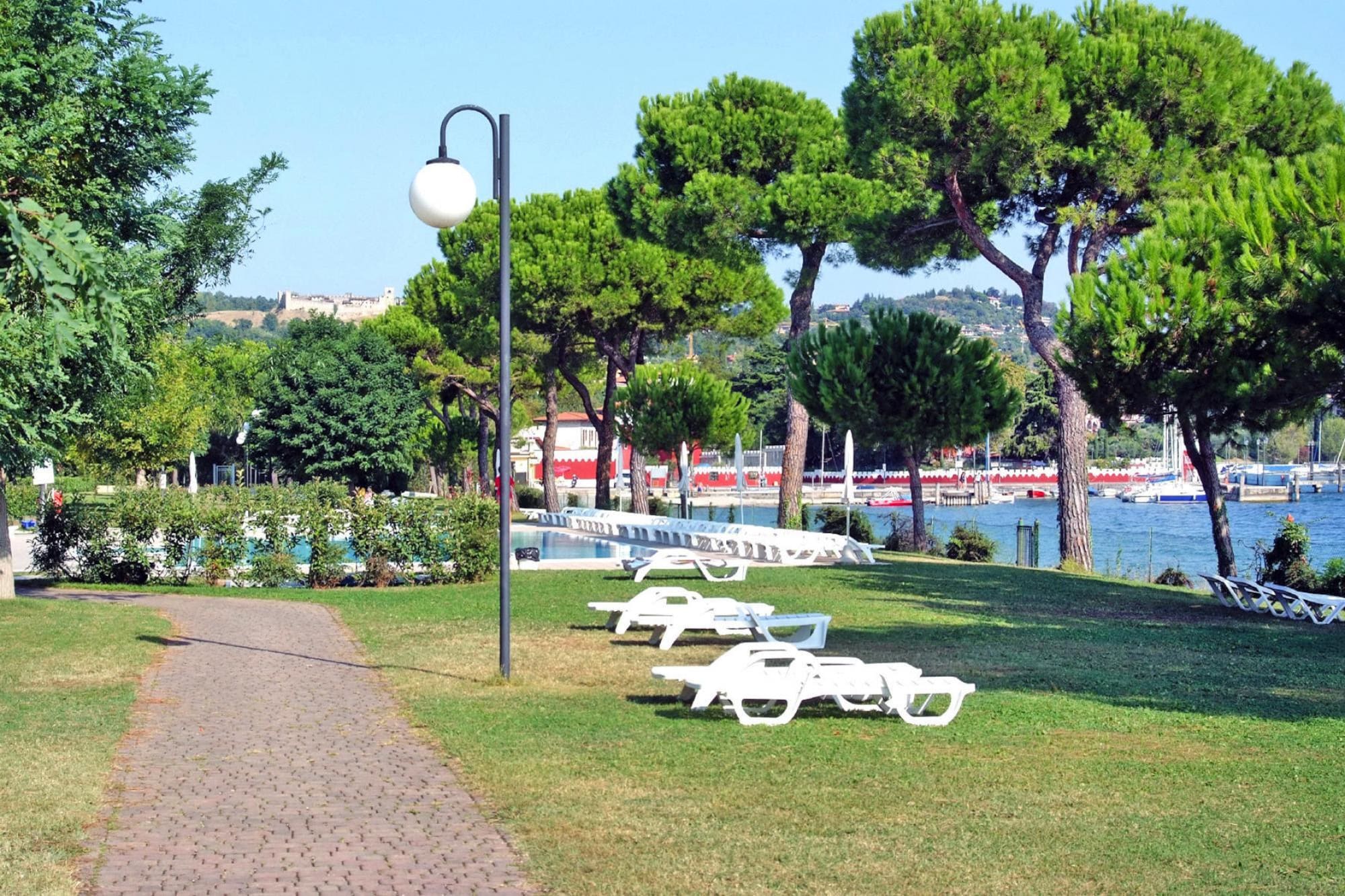 Apartment Front Lake Resort Le Corti del Lago Padenghe-APX-G