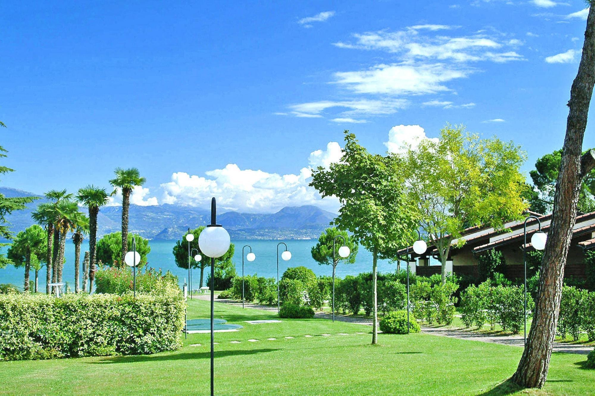 Apartment Front Lake Resort Le Corti del Lago Padenghe-APX-G