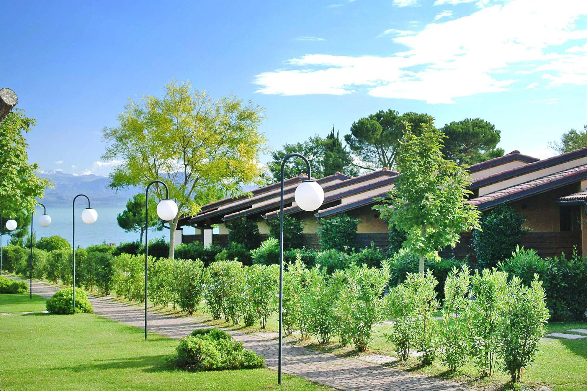 Apartment Front Lake Resort Le Corti del Lago Padenghe-APX-G