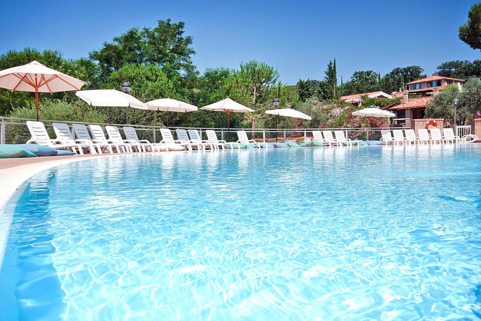 Gezinsappartement in Guardistallo met Zwembad