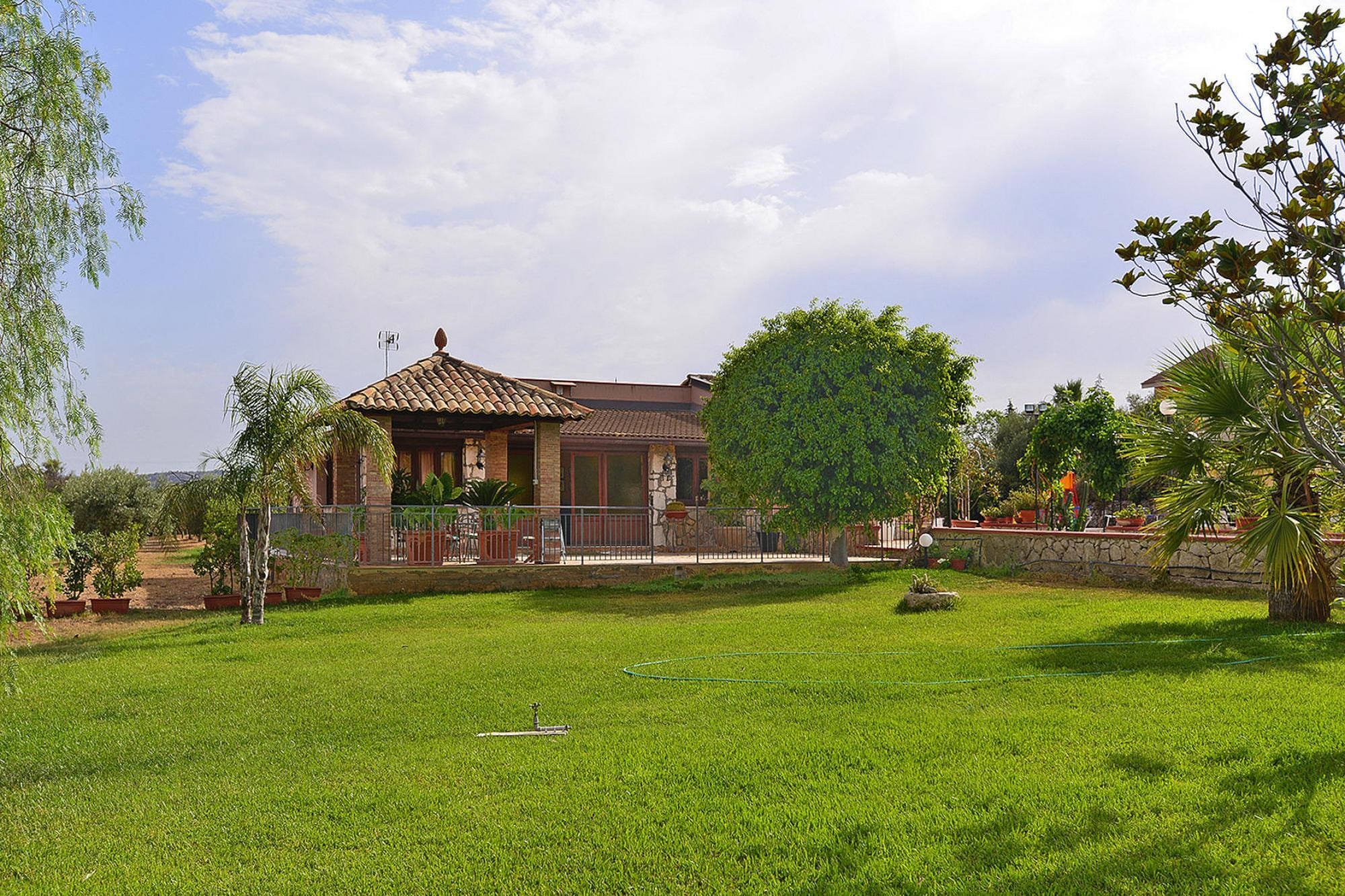   Ferienhaus Solarino-Villa Eureka